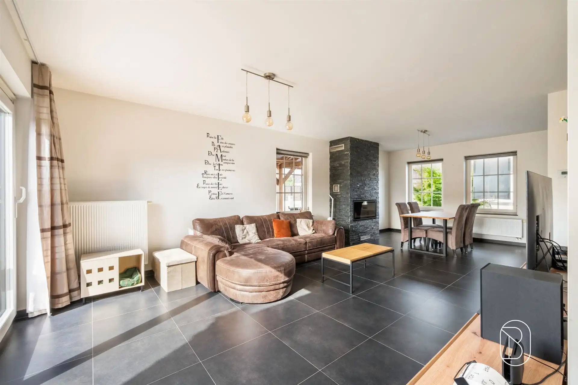 Recente HOB, perfect gelegen in een gewilde woonwijk. foto 6