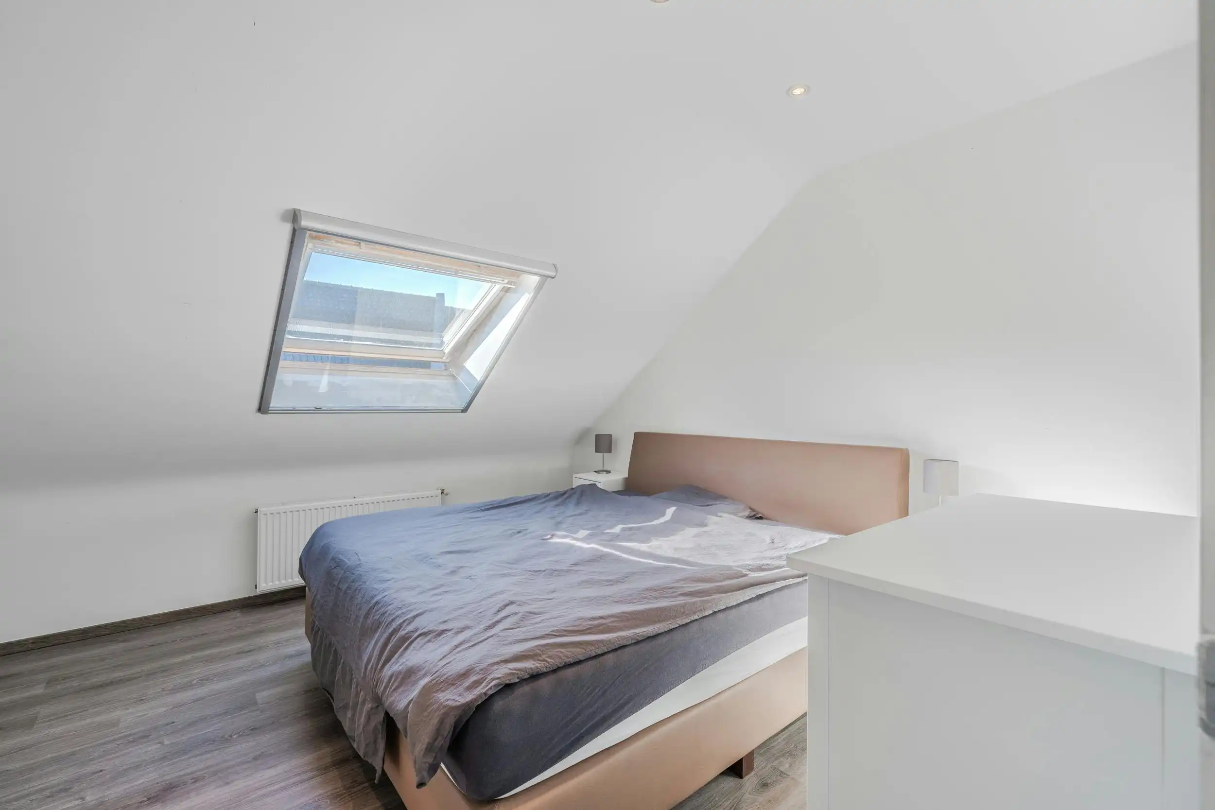 Duplex appartement met 2 slaapkamers met terras te Gistel foto 12