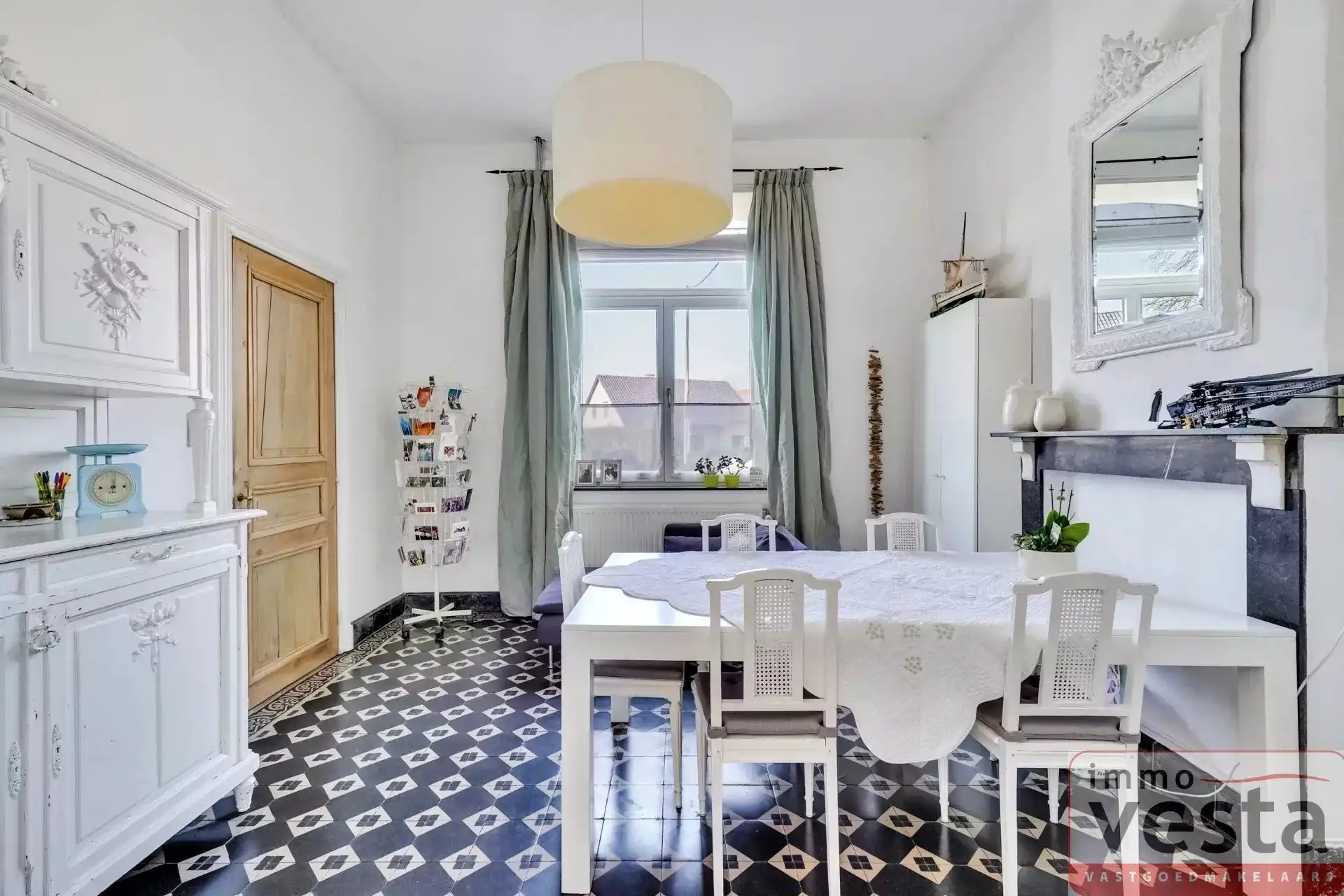 Karaktervolle woning met zwembad en ingerichte leefzolder foto 6