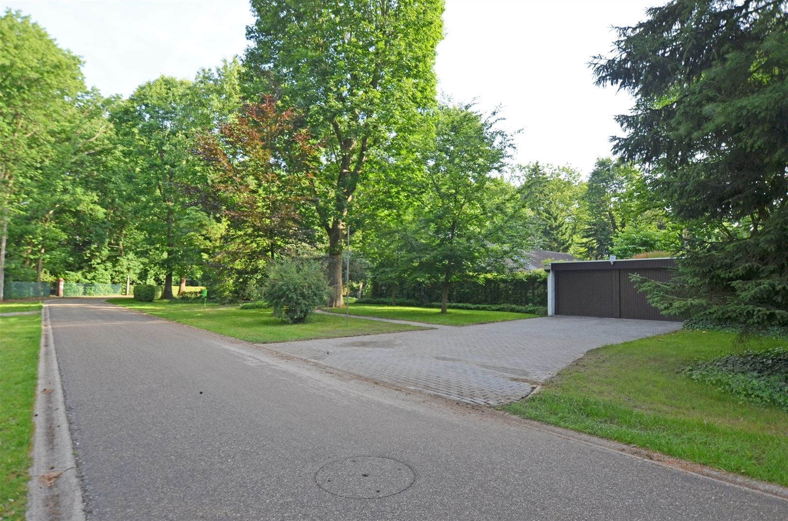 Gelijkvloerse gezinswoning in residentiële wijk foto 30