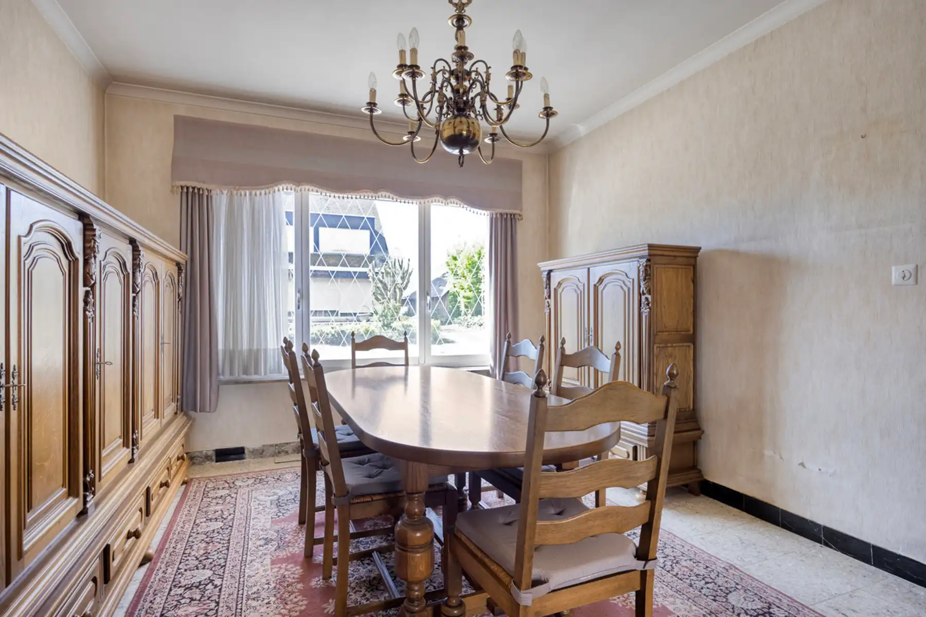 IN OPTIE - Solide te renoveren burgerwoning mét doorgang in Opstal foto 9