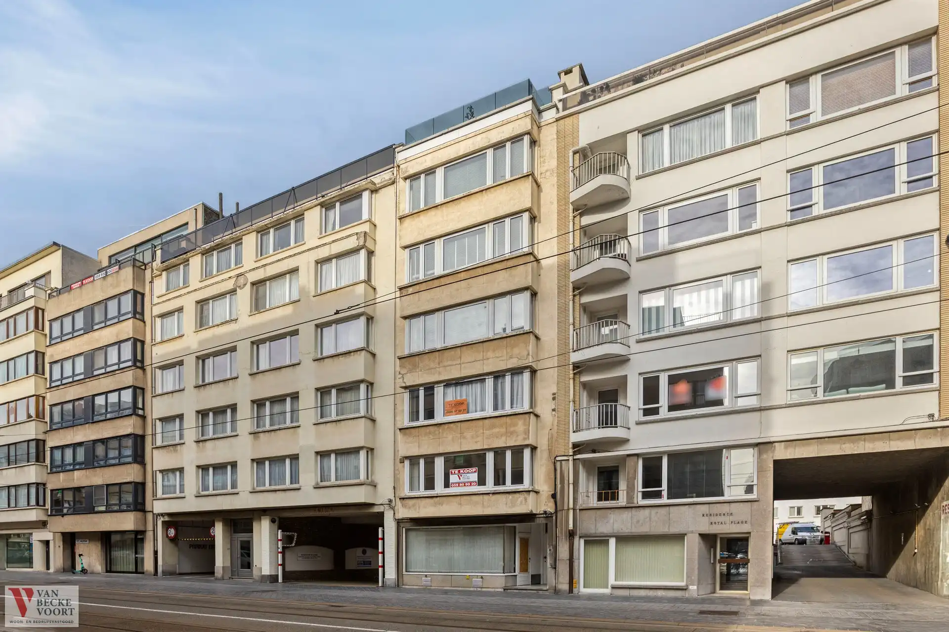 Stijlvol gerenoveerd appartement met 2 slaapkamers en terras foto 14