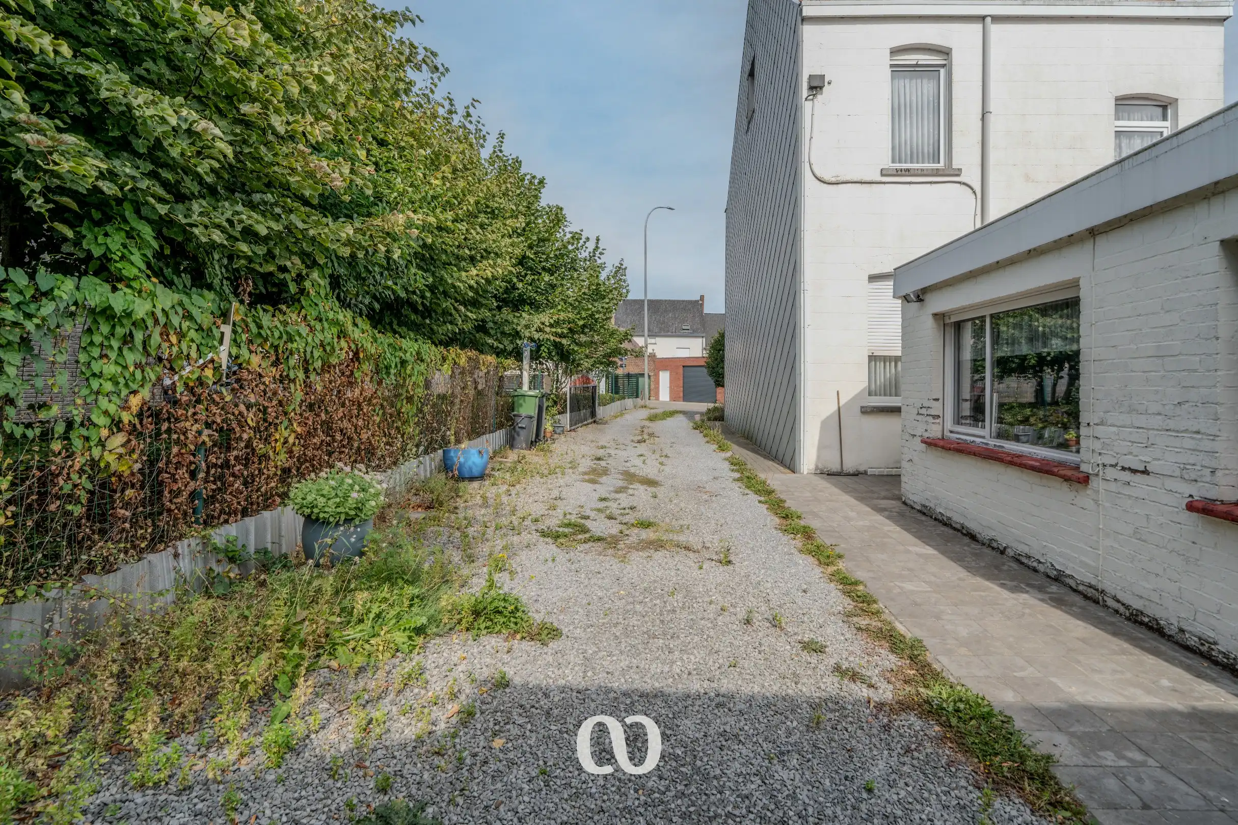 Half open bebouwing op rustige ligging in centrum Berchem foto 12