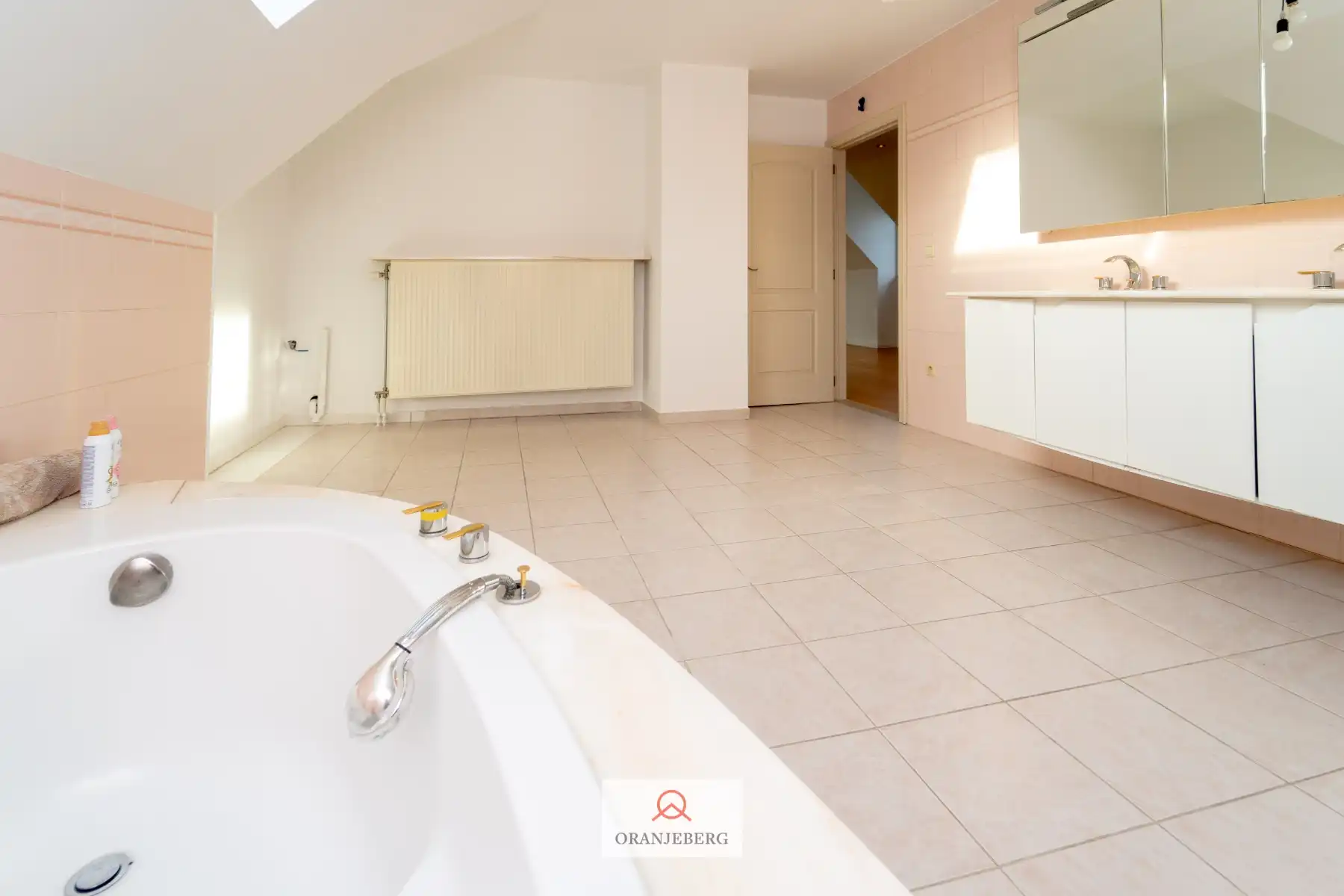 Zeer ruim 4 slaapkamer appartement (230 m²) foto 17