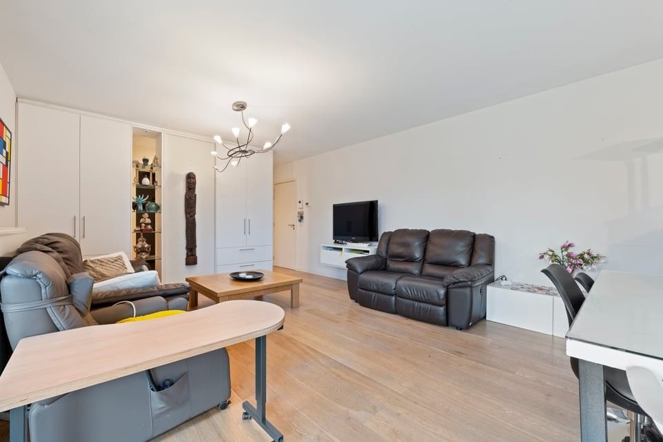 MODERN GELIJKVLOERS APPARTEMENT MET TERRAS EN STAANPLAATS IN SINT-TRUIDEN foto 5