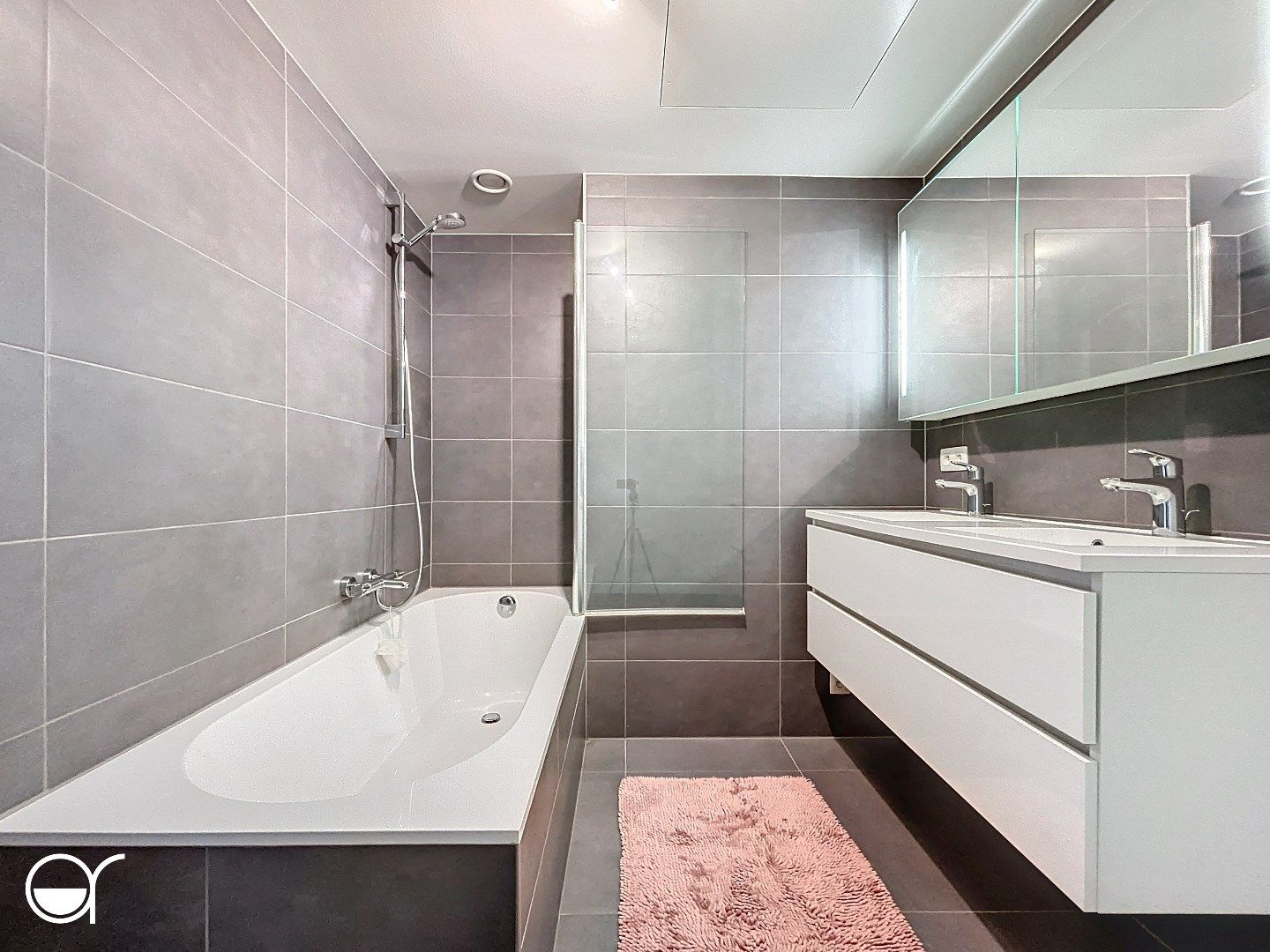 1 slaapkamer appartement in exclusieve residentie Greentower.  foto 11