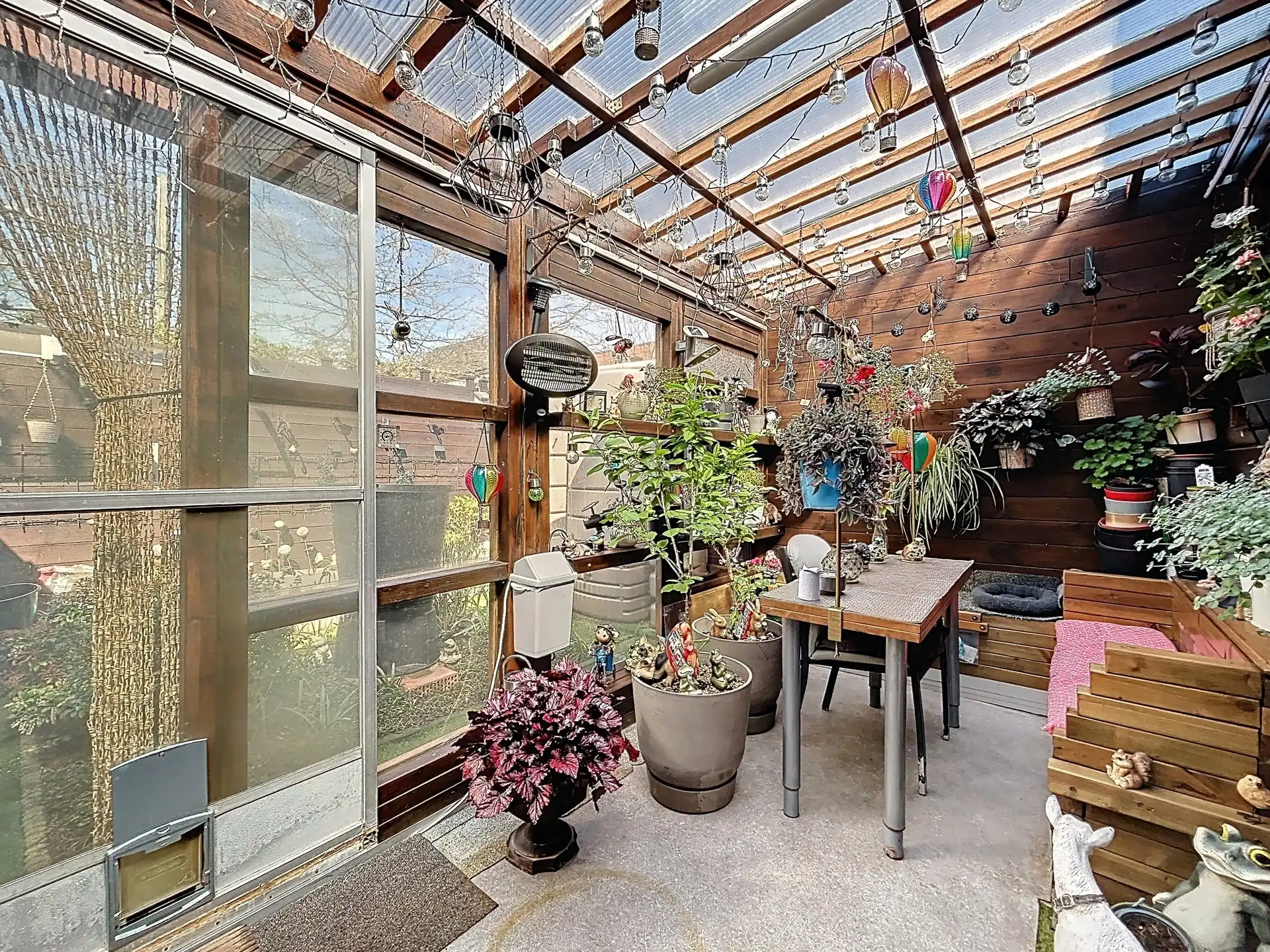 Charmante gezinswoning met 3 slaapkamers en aangename veranda! foto 6