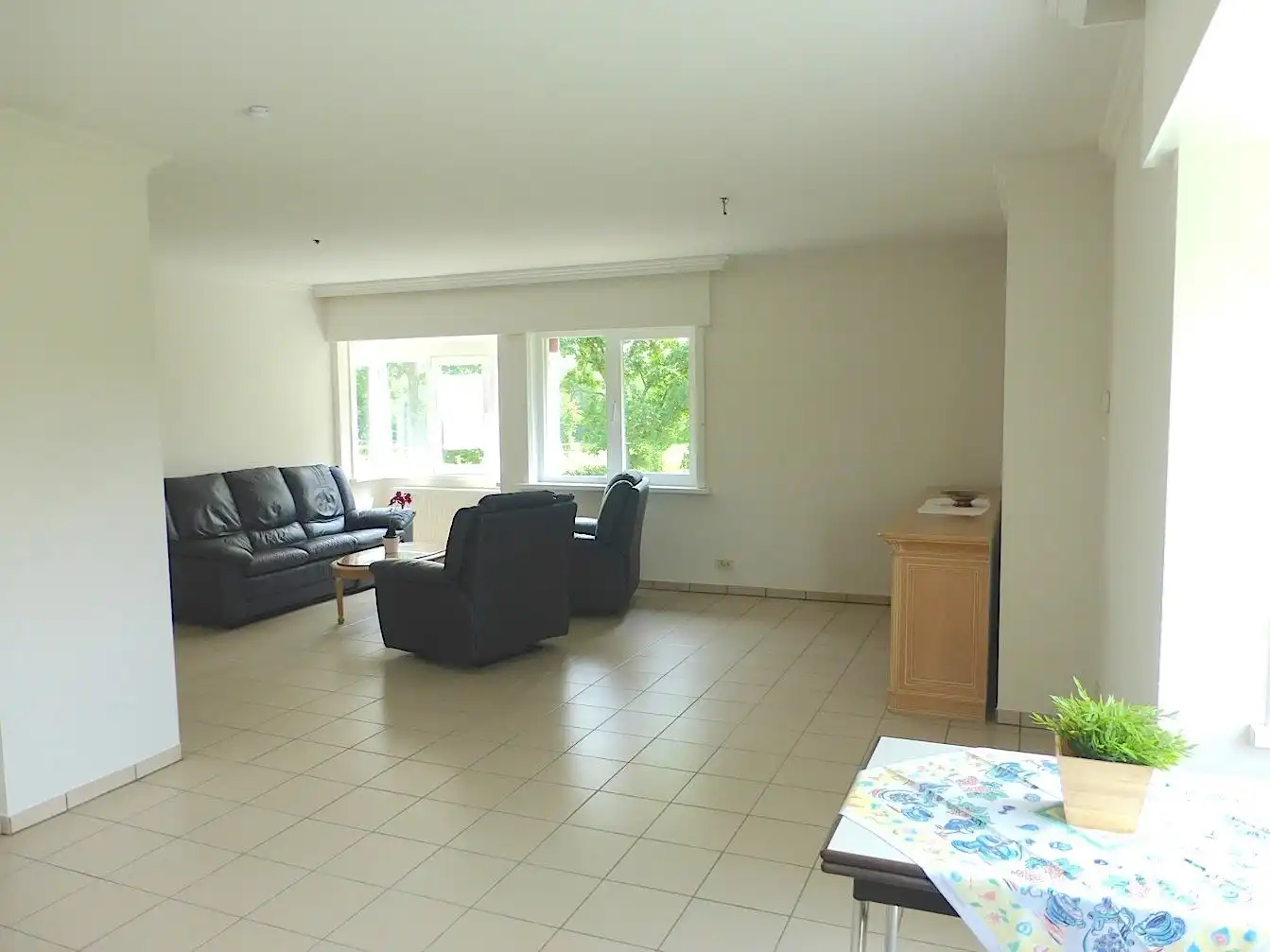 Ruim appartement met 2 slaapkamers en garage! foto 4