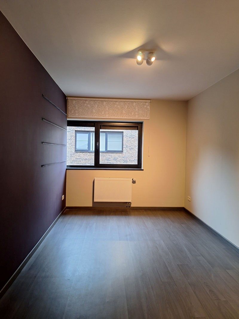 Prachtige eigentijdse woning in een groen kader foto 12