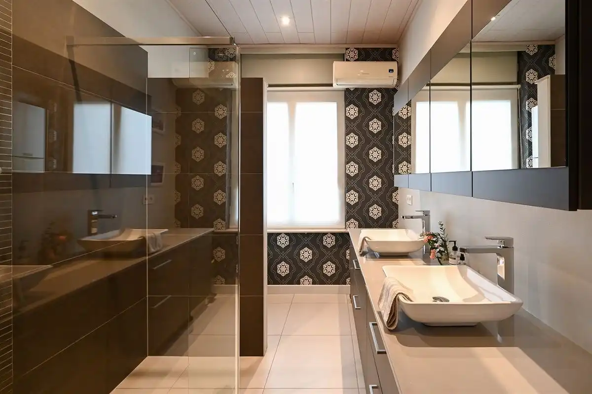 Mooie en gerenoveerde woning in populaire straat te Borgerhout foto 21