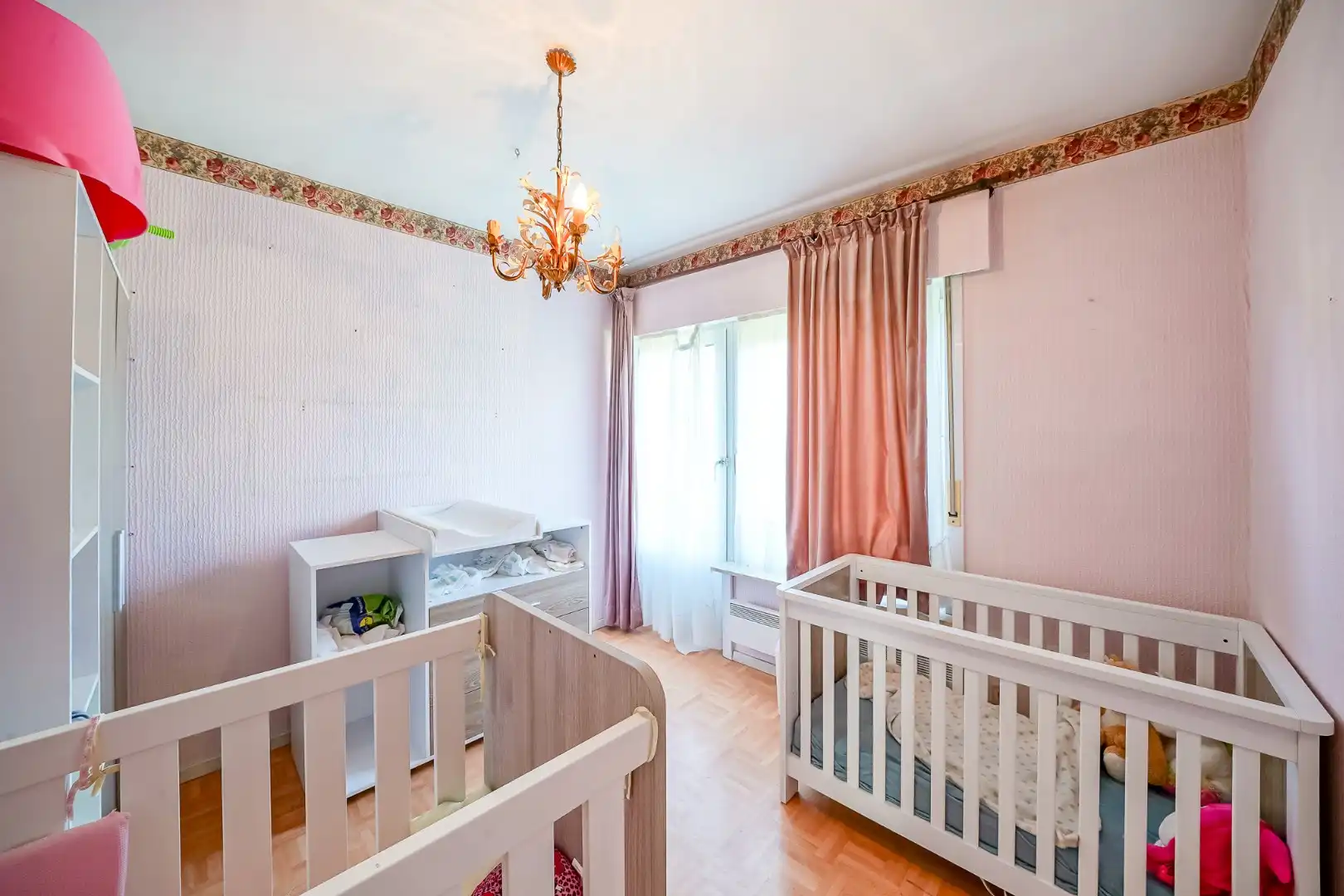 Opbrengstwoning met 2 verhuurde appartementen, tuin en 2 garages in Stene foto 7