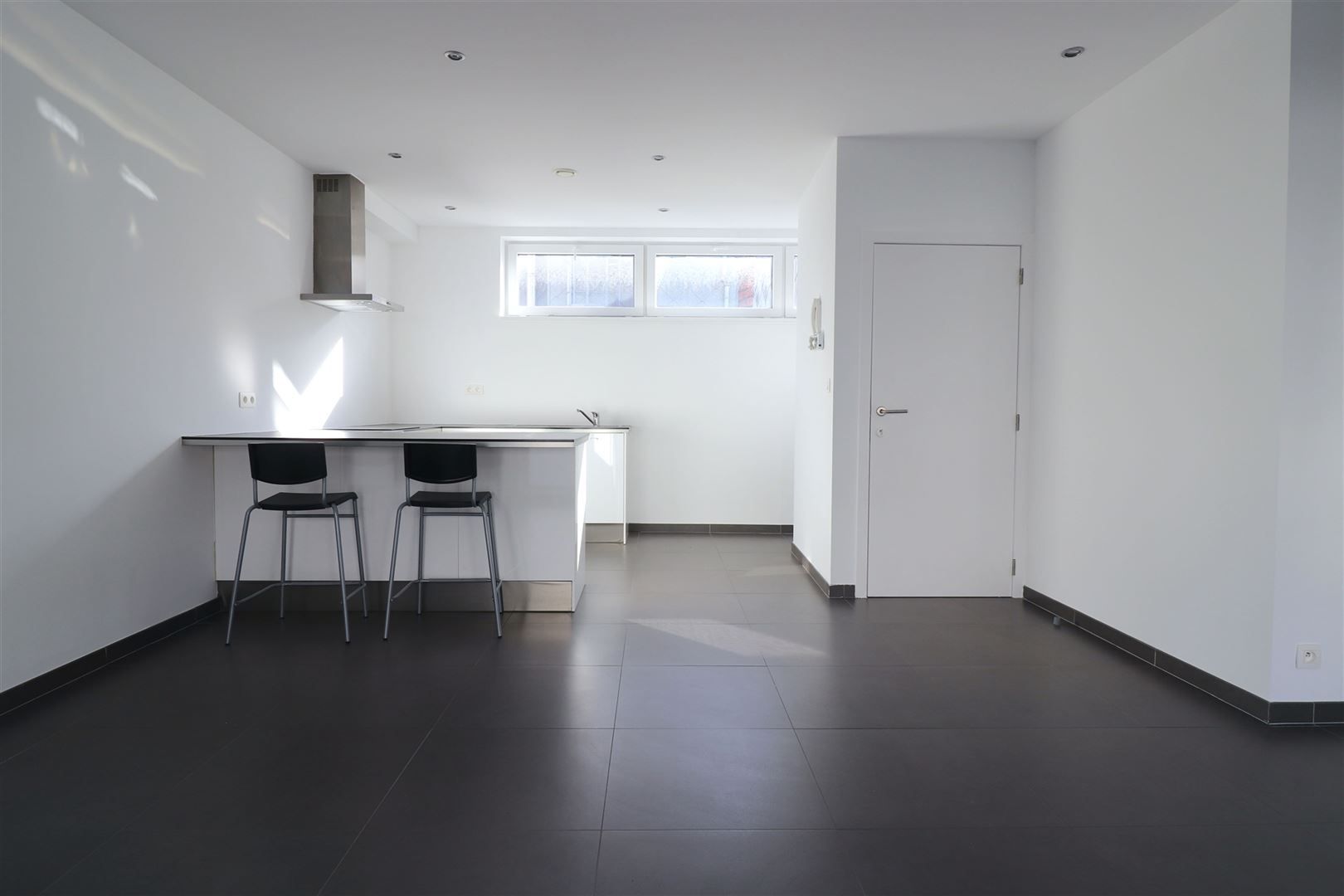 Moderne flat met terras foto 2