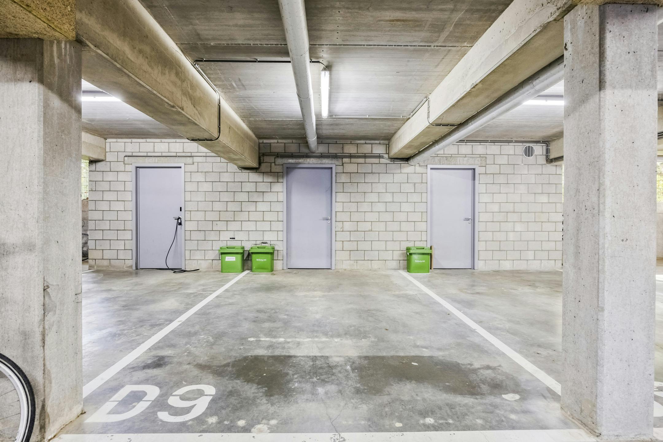 Modern 2-slpk appartement met terras en parking in Hasselt foto 12