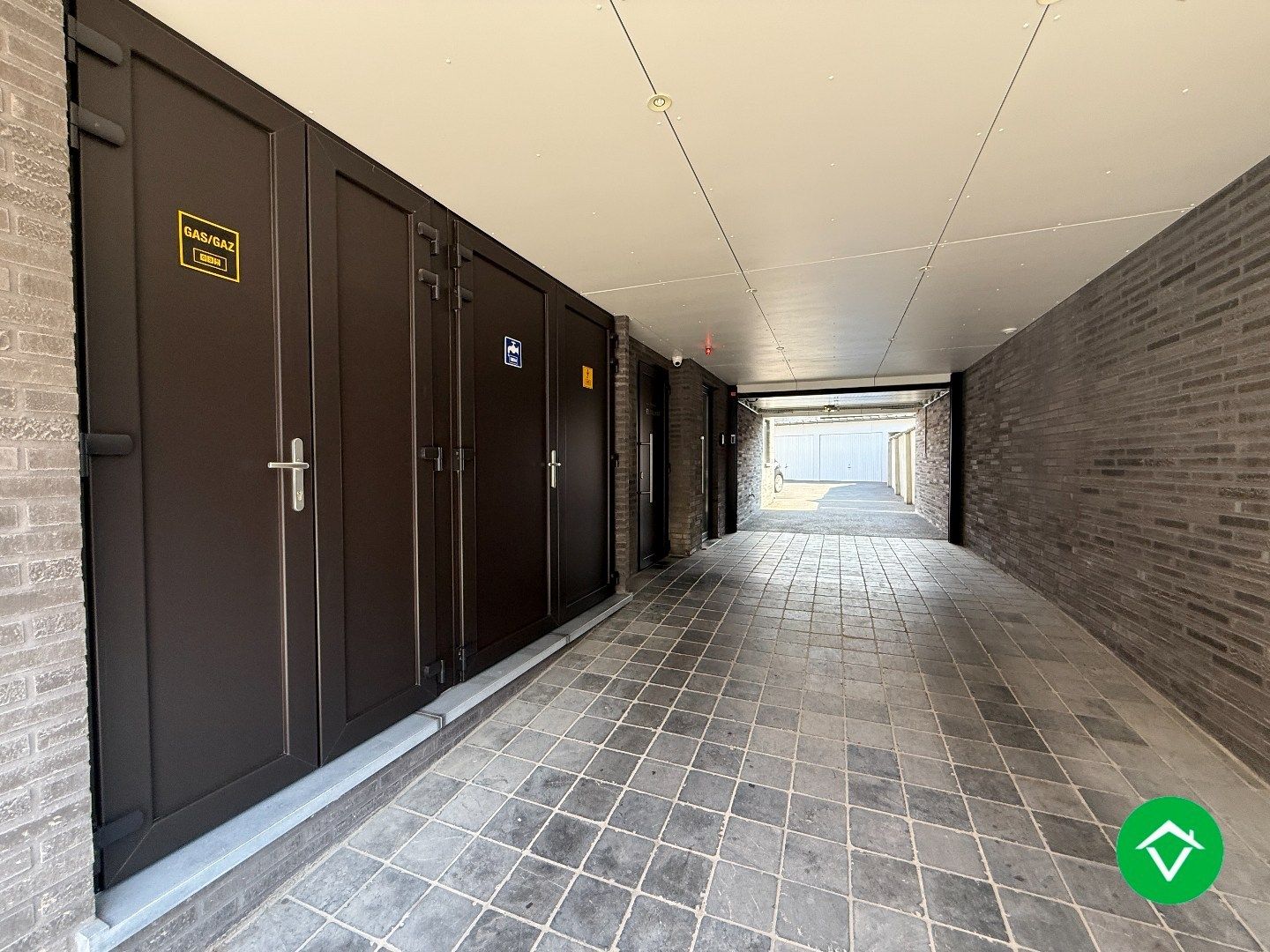 Appartement met twee slaapkamers, garage en twee terrassen te Roeselare foto 19