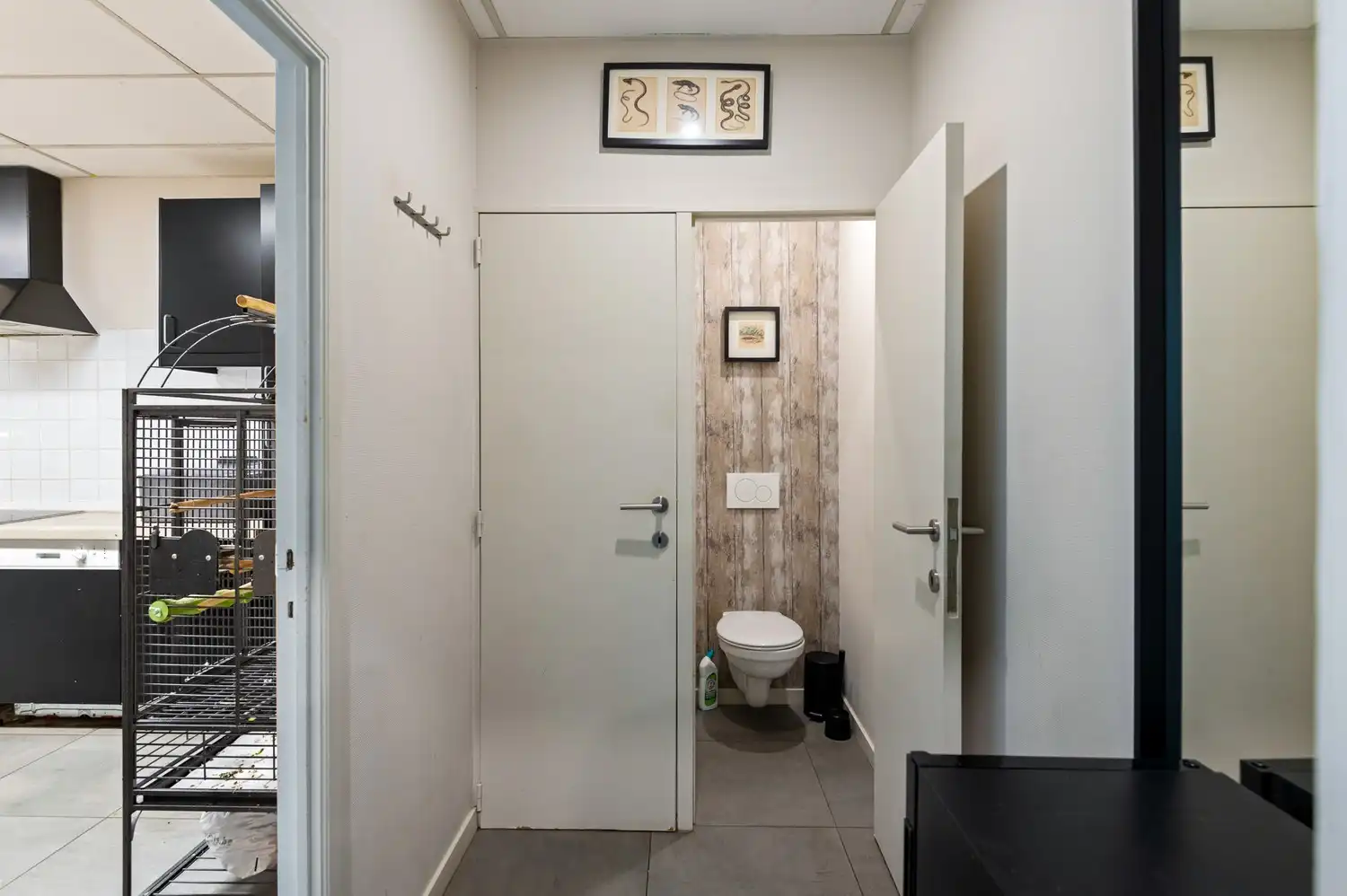 Ruim handelsgelijkvloers (208 m²) met brede etalage en buitenruimte (72 m²) in Kontich foto 14