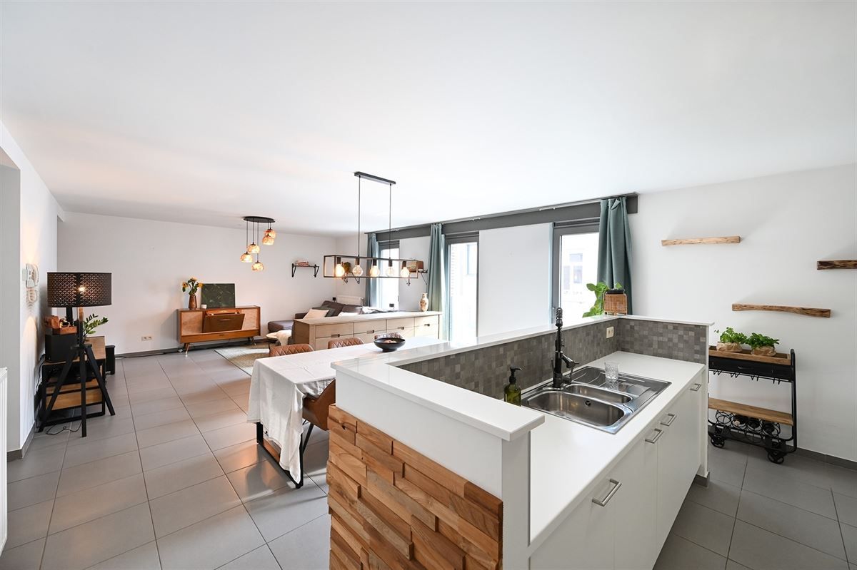"Duplex met 3 slaapkamers in het kloppende hart van Antwerpen foto 2