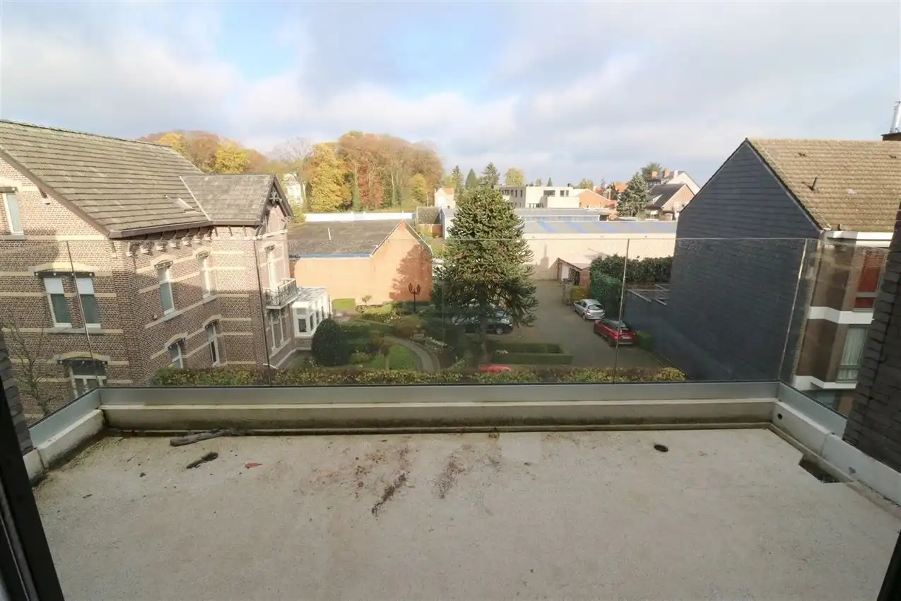  lift, 2 slpk., terras, autostaanplaats, volle centrum foto 4