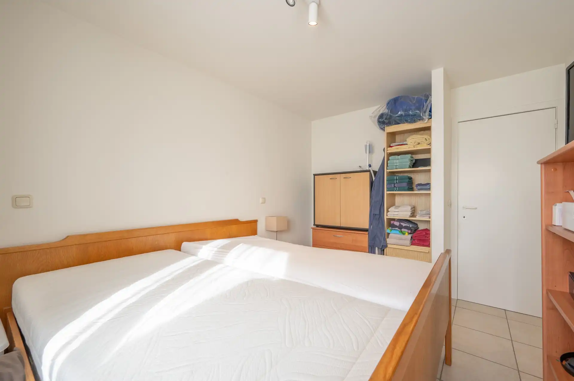 Ongemeubeld: Zeezicht - 2 slpk - parking op gelijkvloers! foto 10