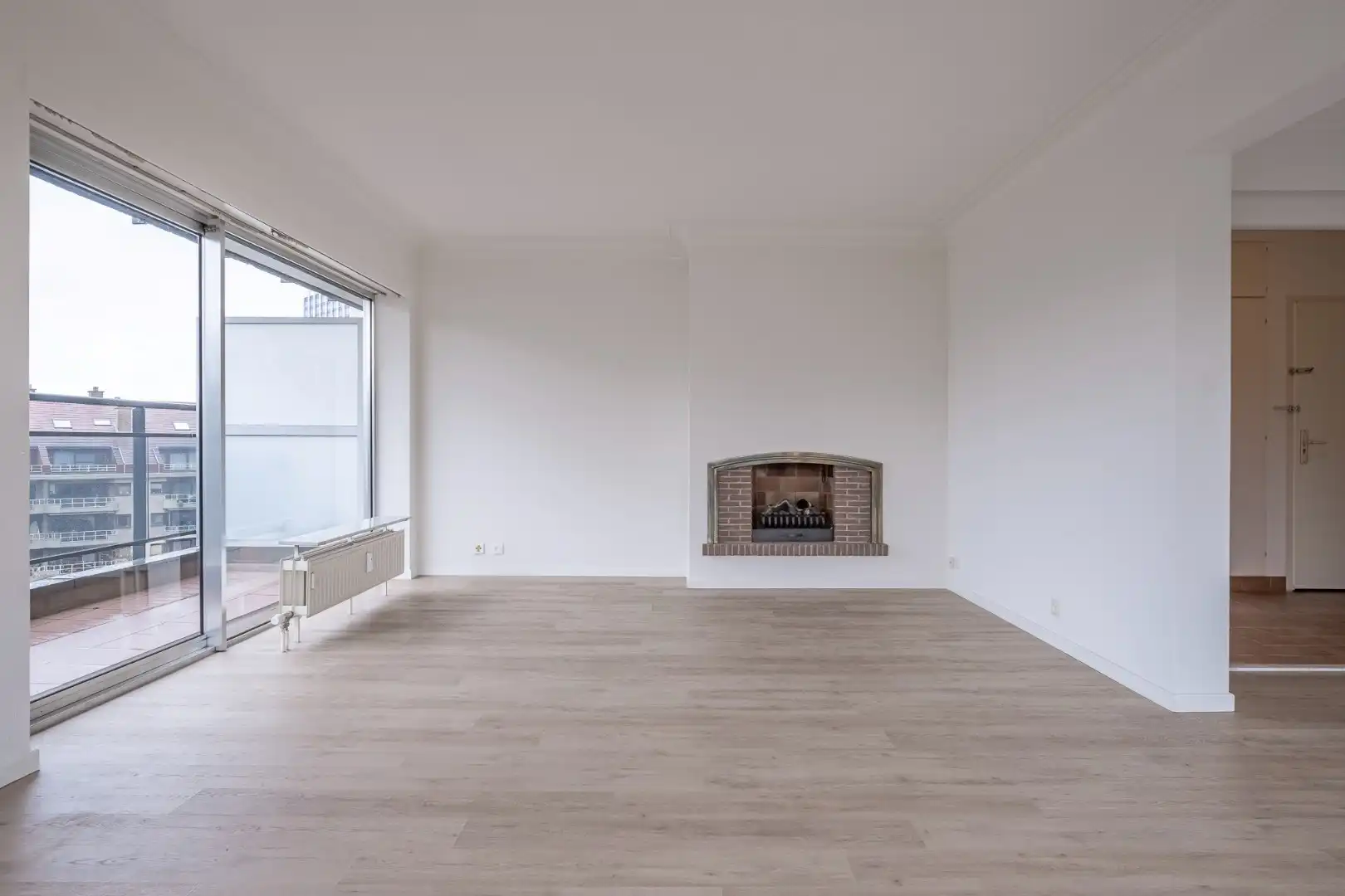 Gezellig en ruim hoekappartement met veel lichtinval en zonnige terrassen!  foto 3