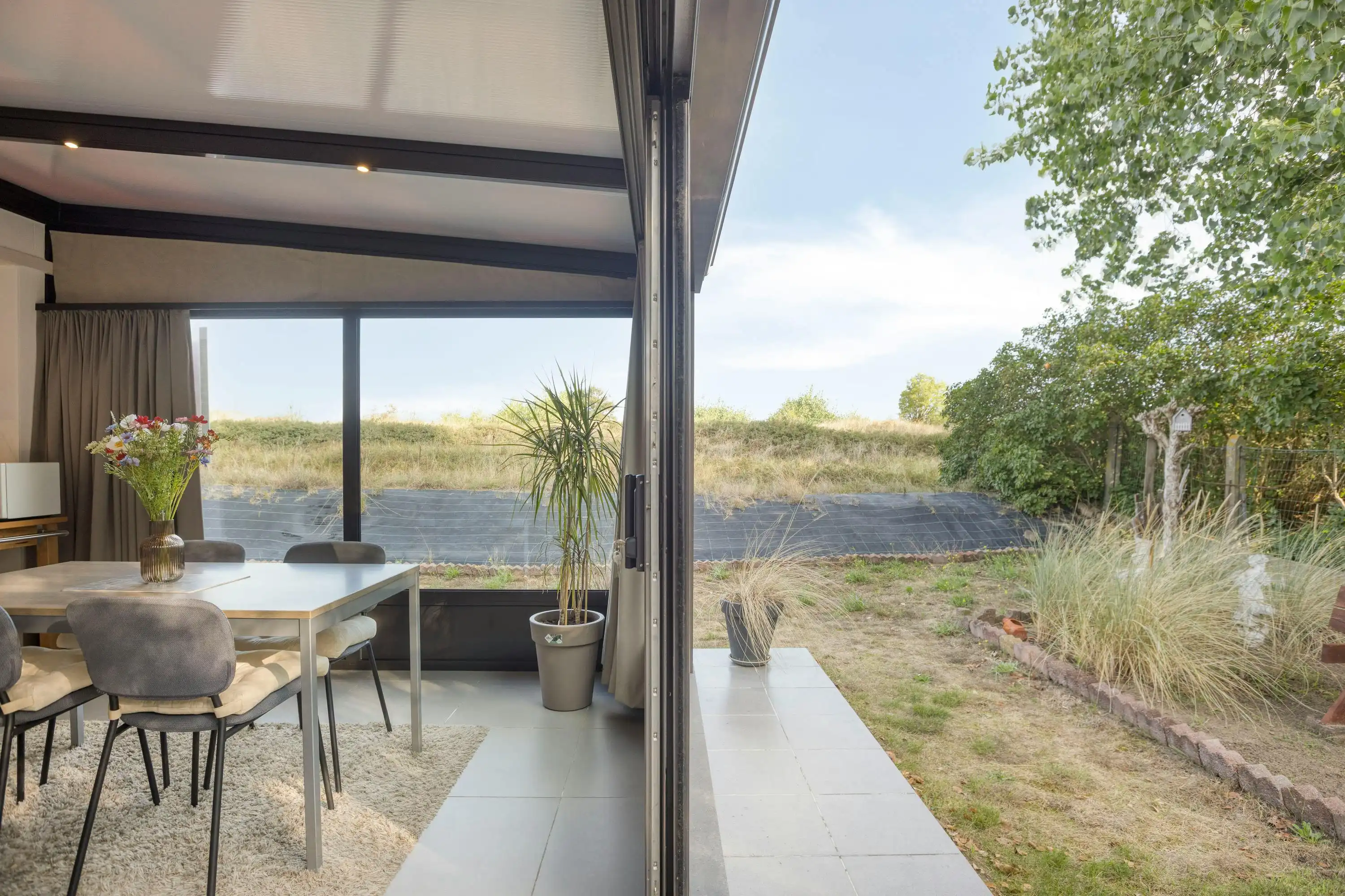 Recent gerenoveerde vakantiewoning te koop in Koksijde! foto 4