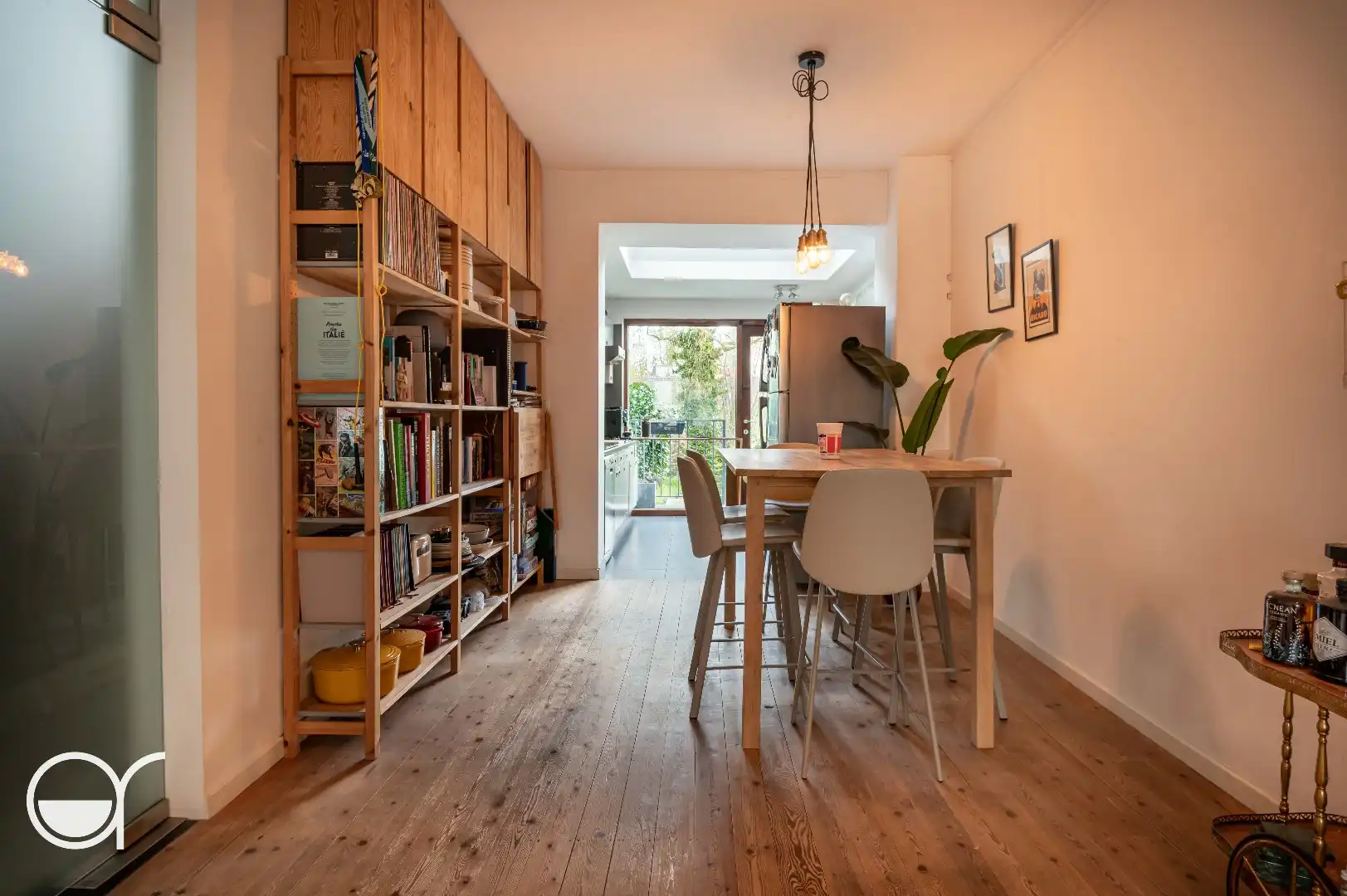 Statige woning met grote tuin vlakbij station Gent-Sint-Pieters foto 8