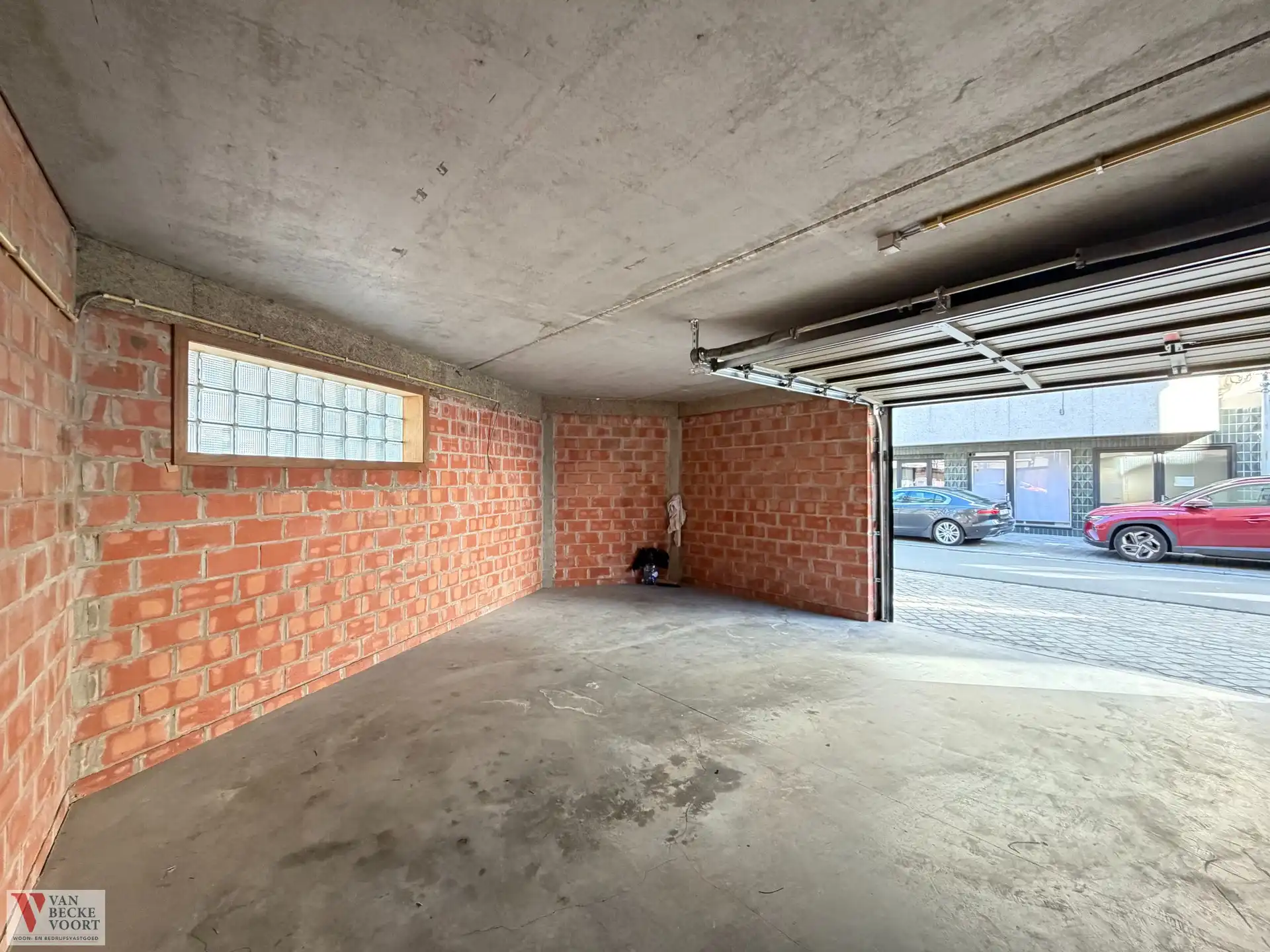 Garagebox 32m² op centrale legging foto 5