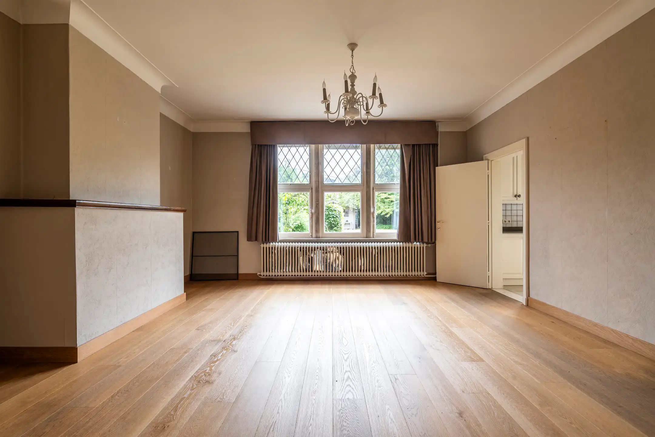 Ruime woning met 6 slpks en garage in centrum Beerse foto 6