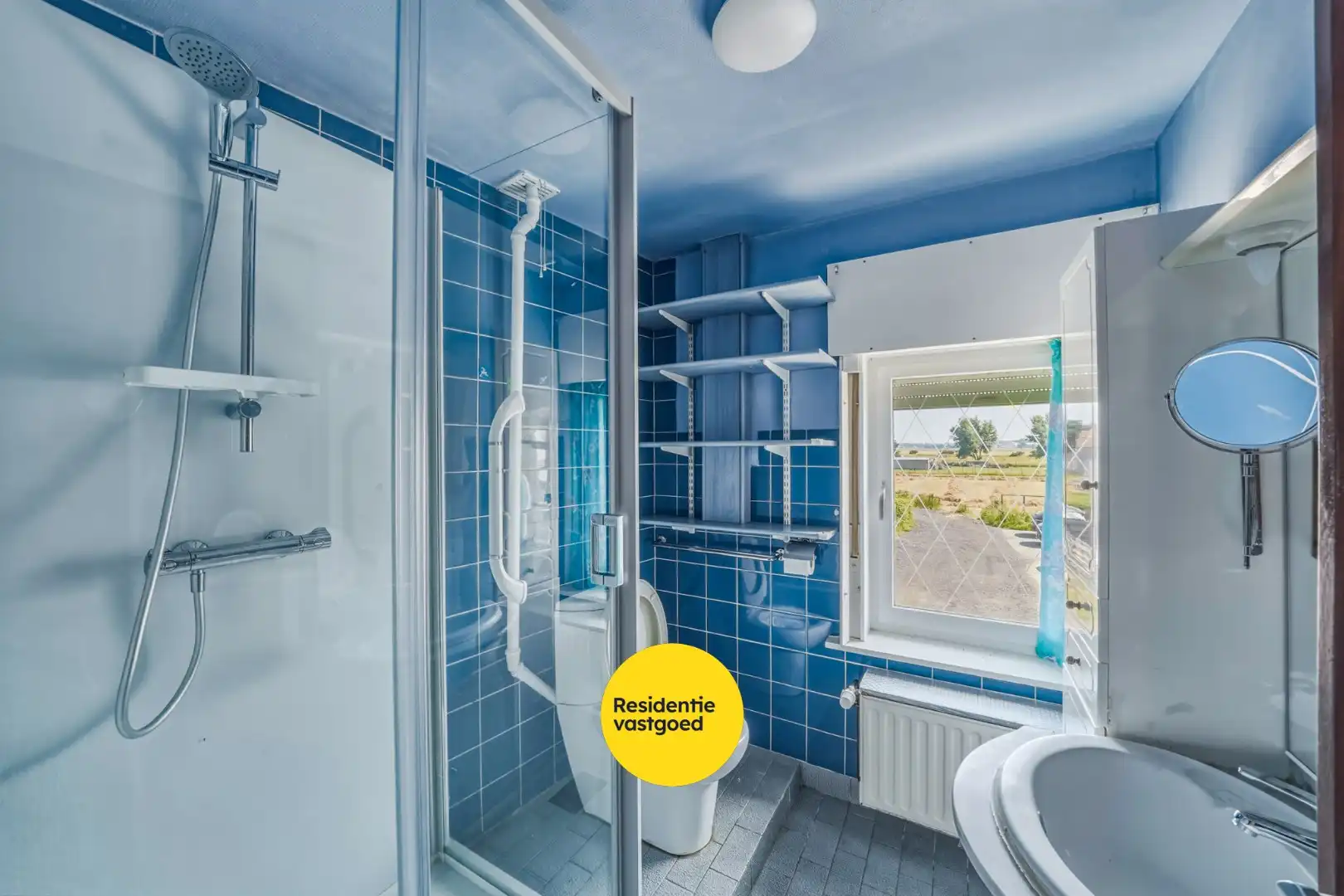Ruime halfopen woning met 4 slaapkamers, tuin en garage foto 19