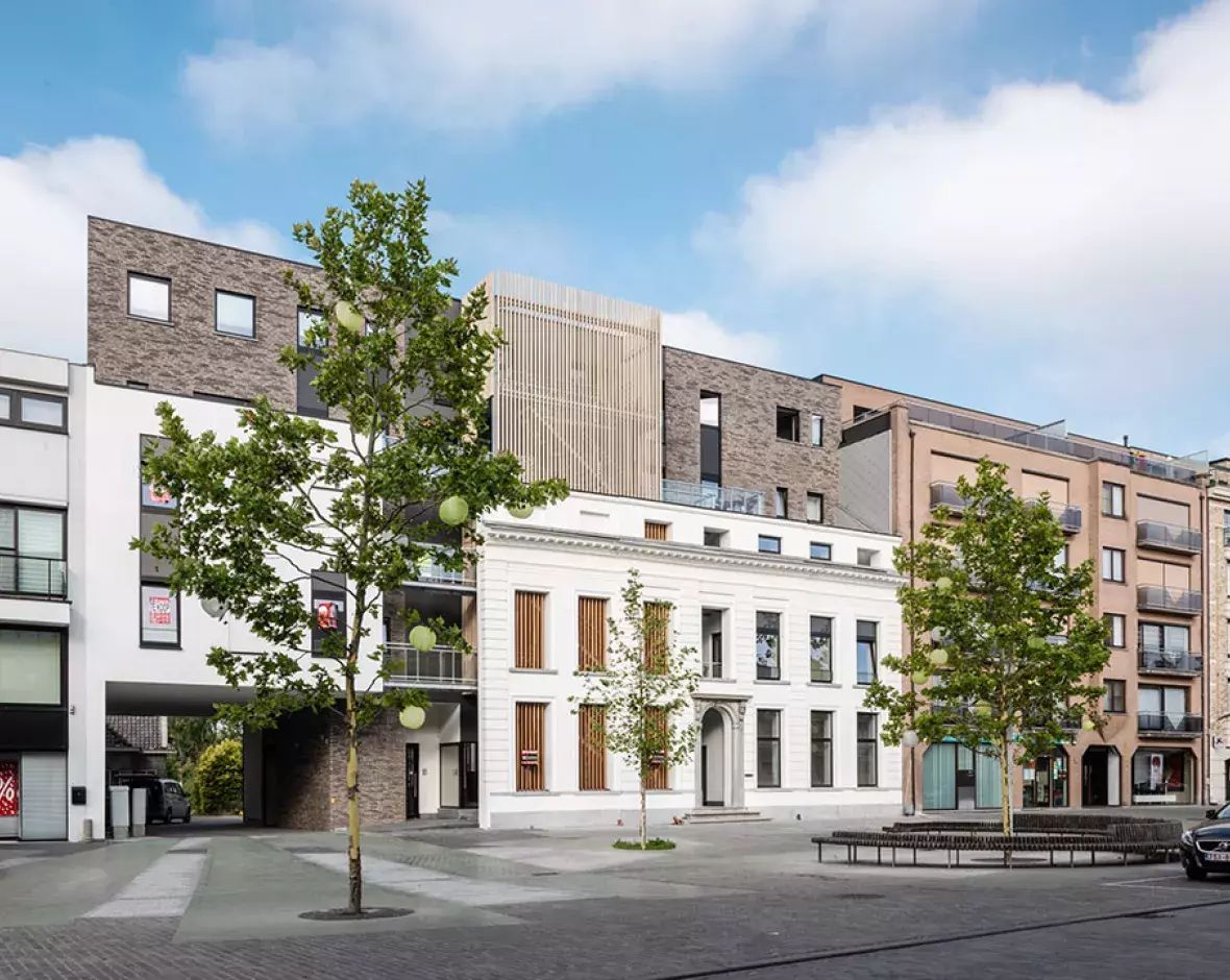 TE HUUR, Deinze, Markt foto {{pictureIndex}}