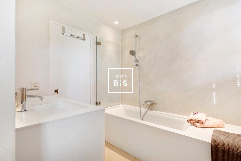 Exclusieve instapklare villa in het Zoute met zonnige tuin foto 22