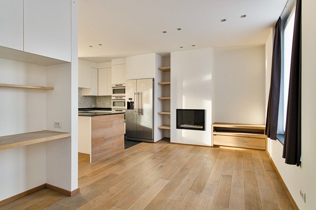 POPERINGE: Unieke woning met een perfecte balans tussen privéleven en professionele ambities - volledig gerenoveerd en instapklaar - met terrasje en dubbele garage op 111m² grondopp. foto 6