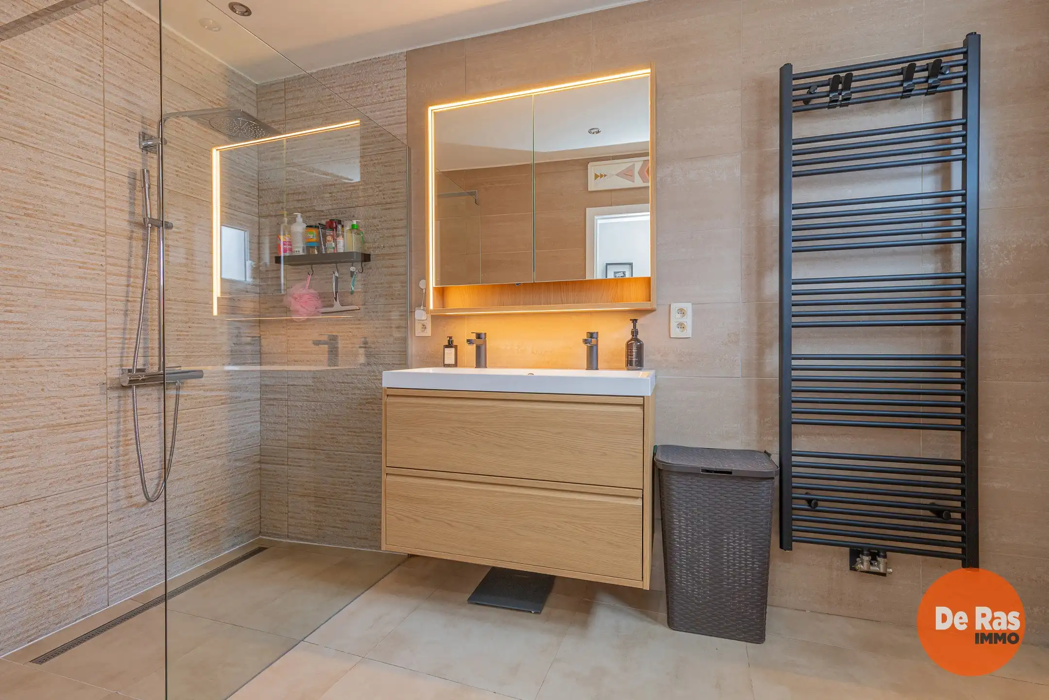 BERLARE - Stijlvolle woning met zuid gerichte tuin foto 4