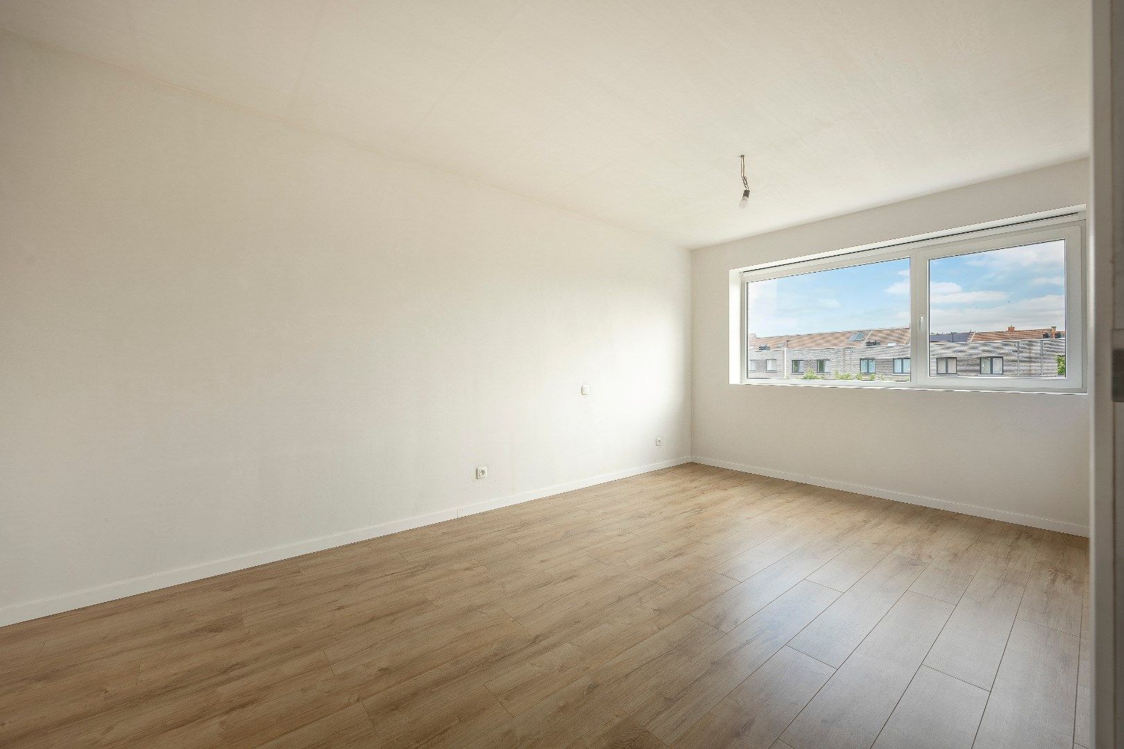 Nieuwbouwwoning met 4 slaapkamers, inpandige garage en tuin in Avelgem. foto 10
