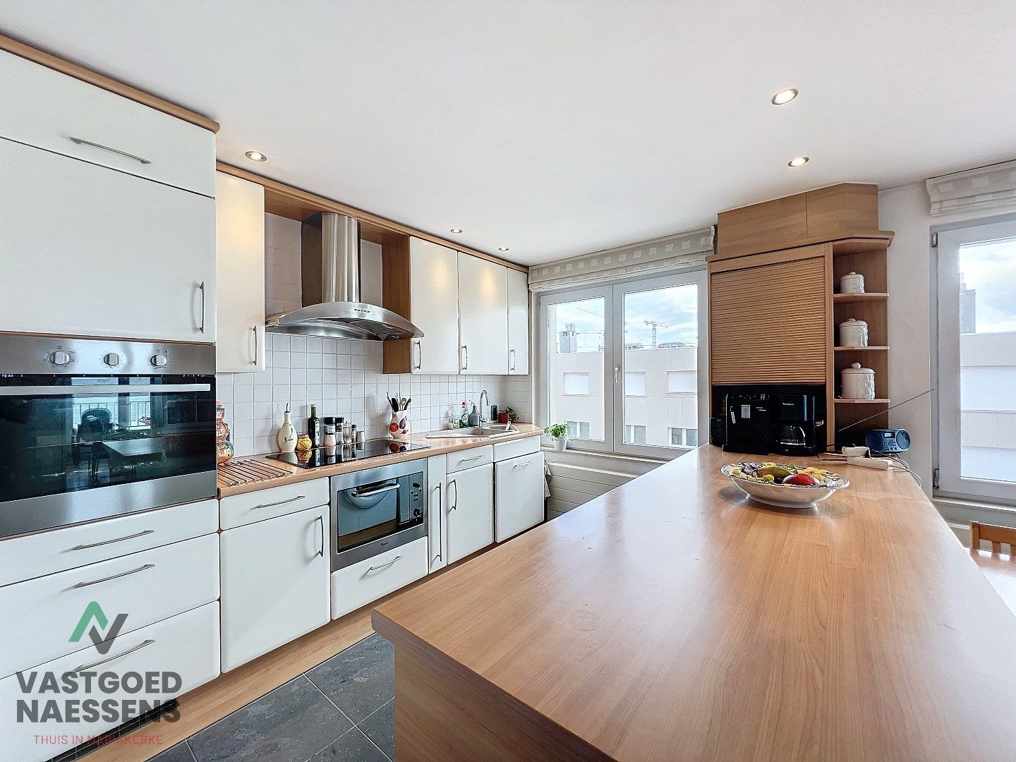 SCHITTEREND HOEK-APPARTEMENT MET PANORAMISCH ZICHT foto 10