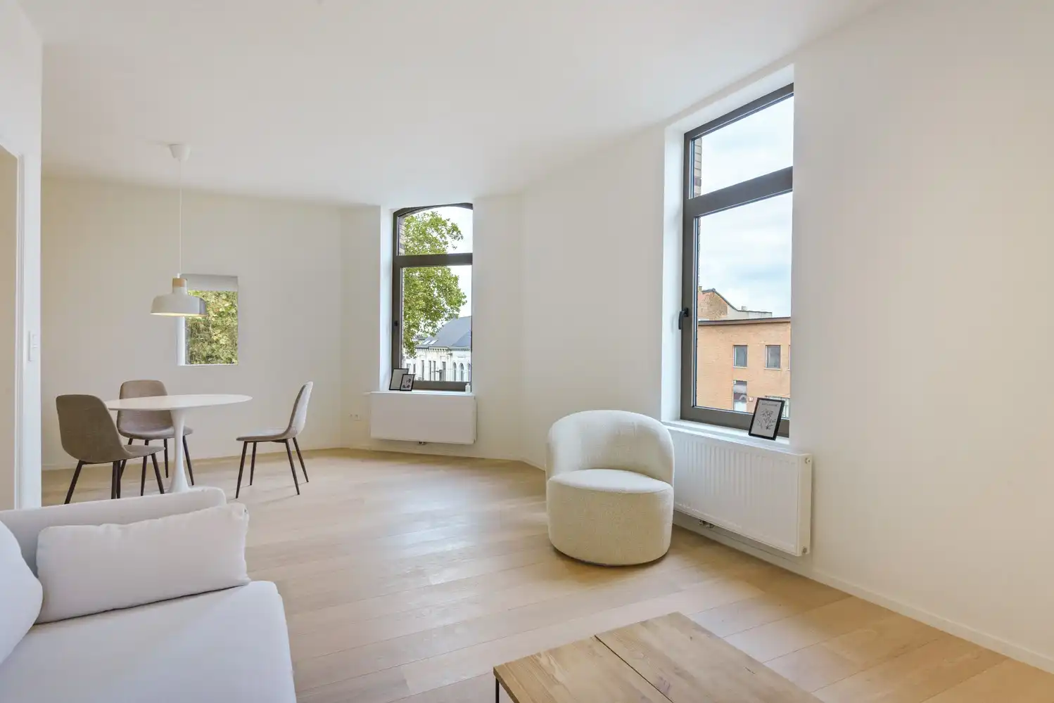 Gerenoveerd appartement met 2 ruime slaapkamers in historisch gebouw foto 3
