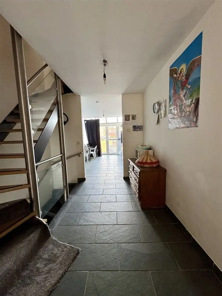 Opbrengstgebouw met twee appartementen in hartje Maaseik.  foto 11