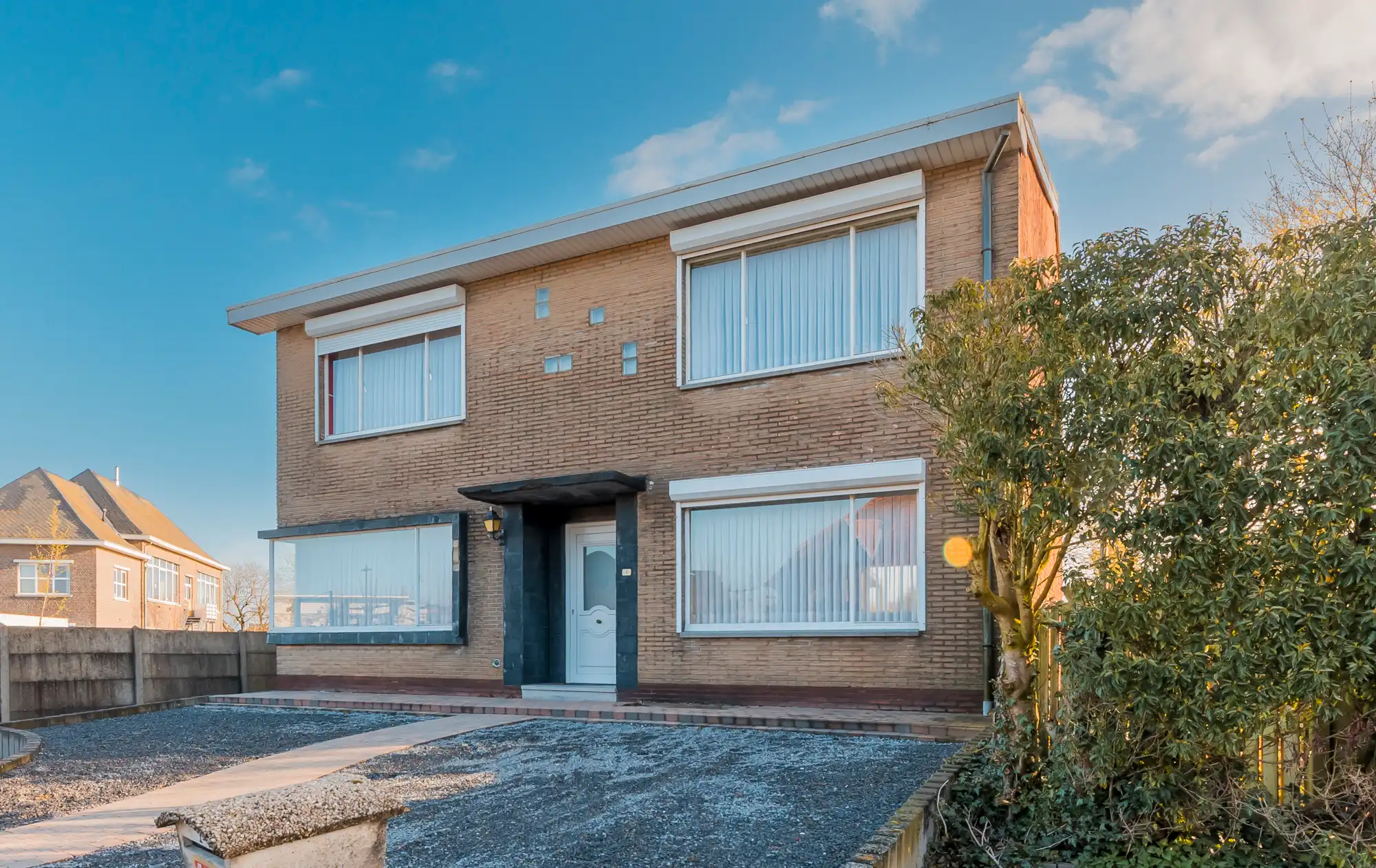 TE KOOP: Renovatiewoning met 5 slk en/of beroep aan huis op toplocatie in Gruitrode foto 2