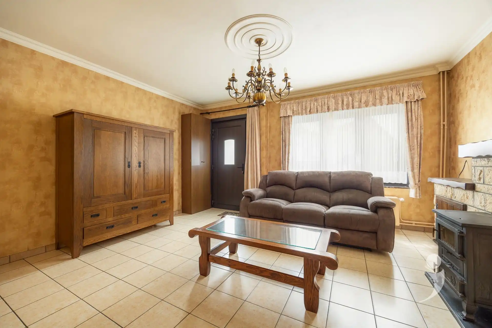 Te renoveren woning met vier slaapkamers!  foto 6