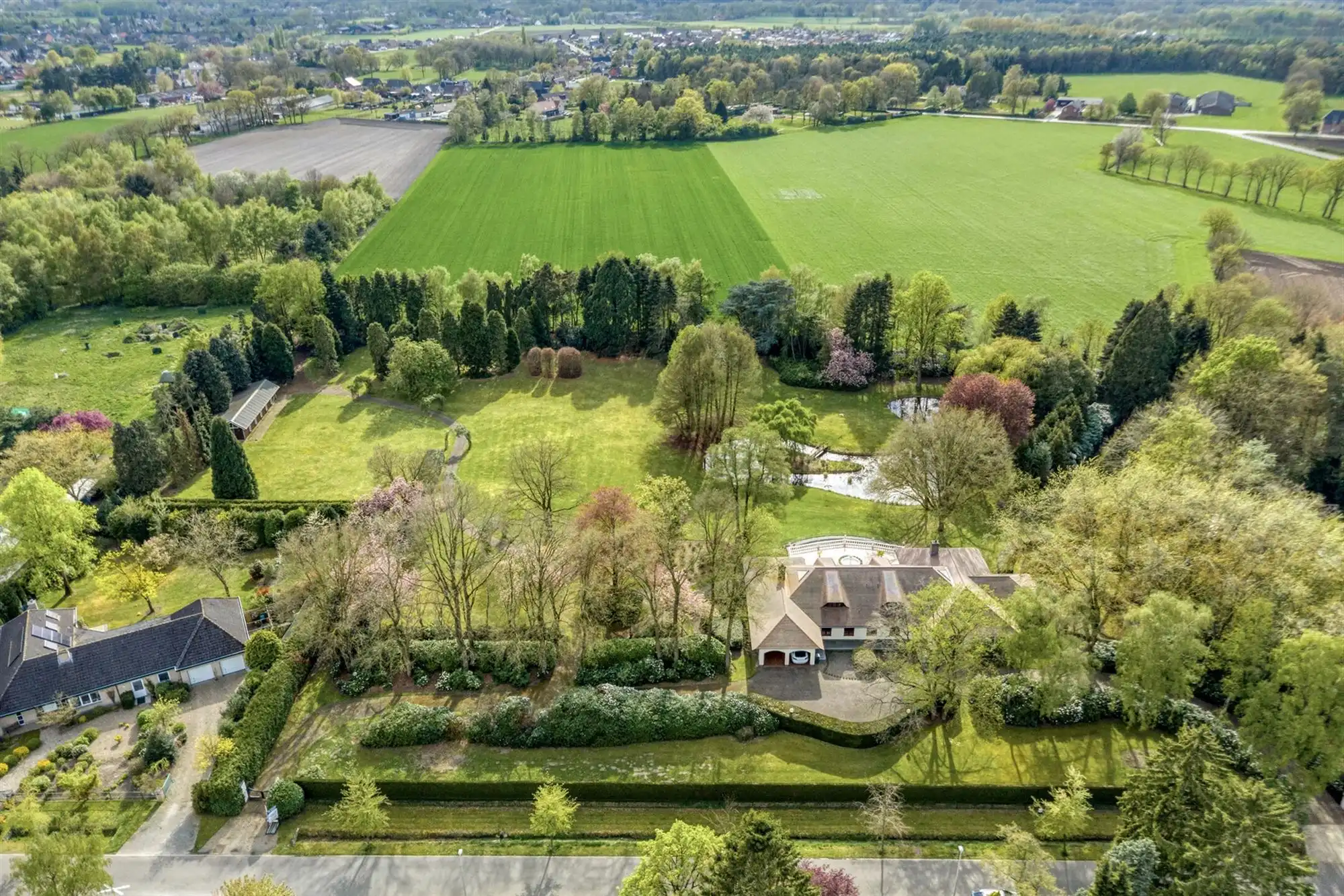 Exclusief landgoed met allure op parkdomein in Pelt foto {{pictureIndex}}