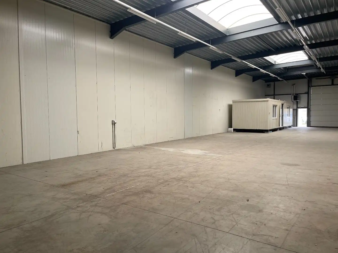 KMO-unit, 335 m², industriezone Genk-Zuid foto 2