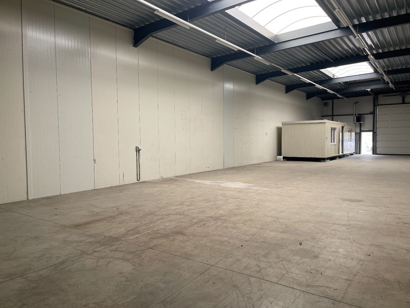 KMO-unit, 335 m², industriezone Genk-Zuid foto 2