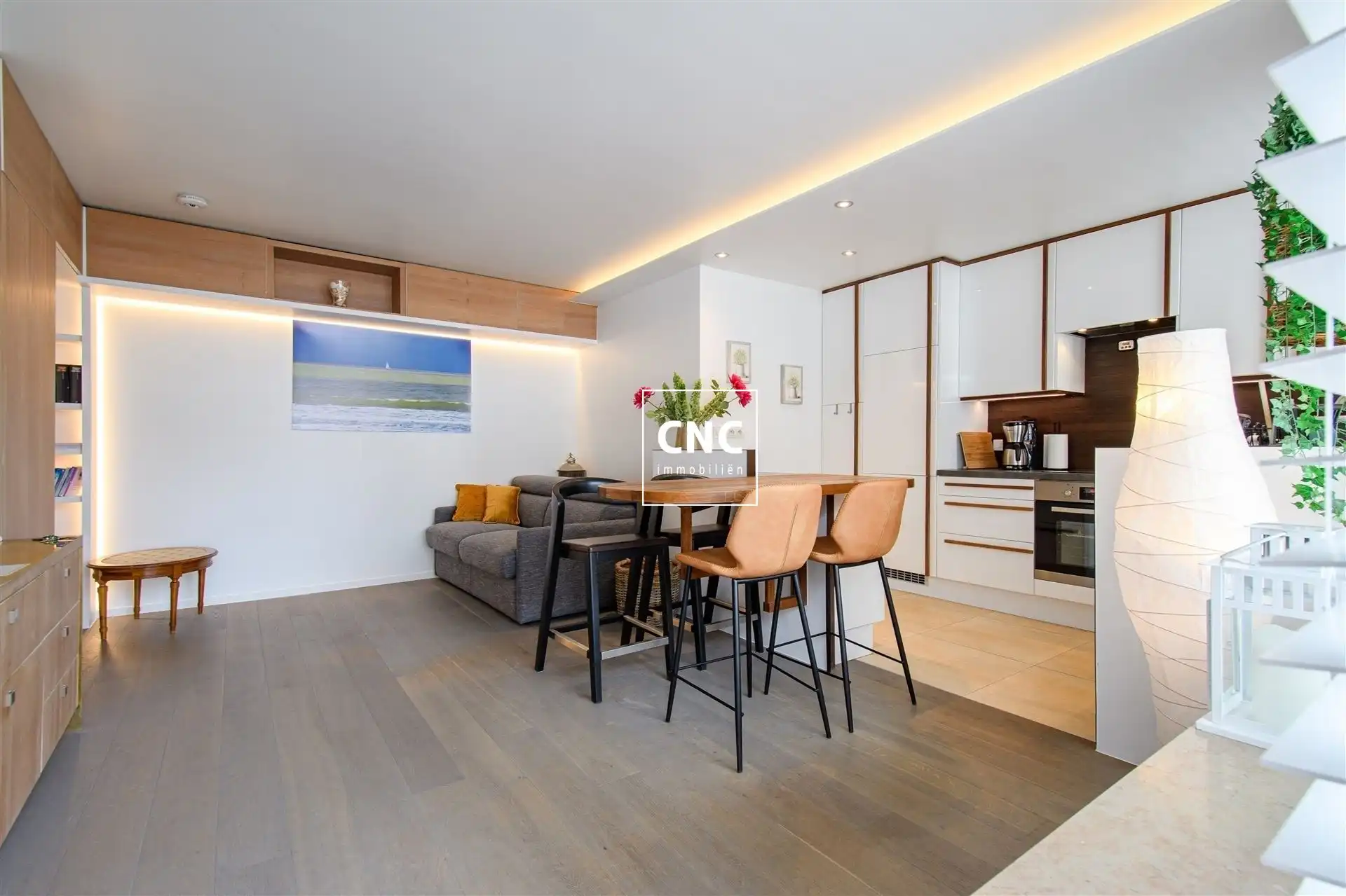 Smaakvol gemeubeld 1-slaapkamerappartement nabij de Zeedijk foto 4