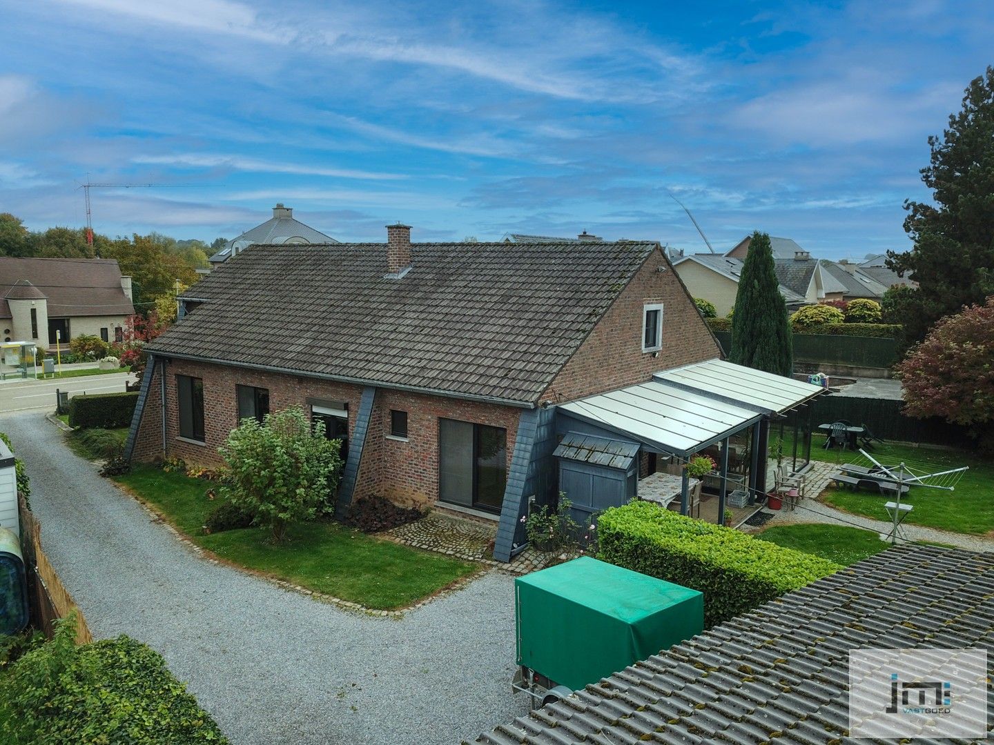 Ruime, lichtrijke woning op prachtig perceel foto 3