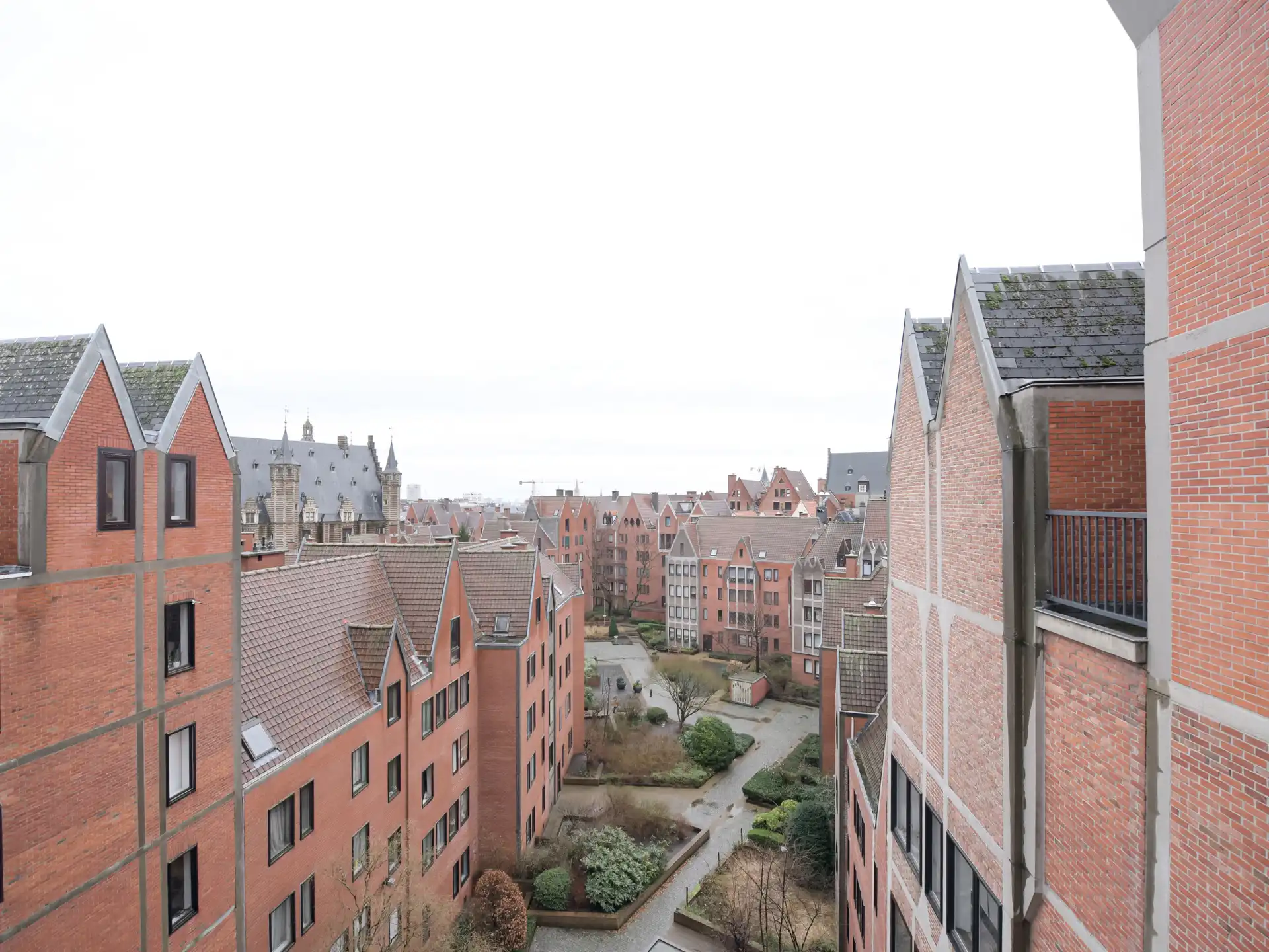 Gemeubelde studio op toplocatie in hartje stad! foto 9