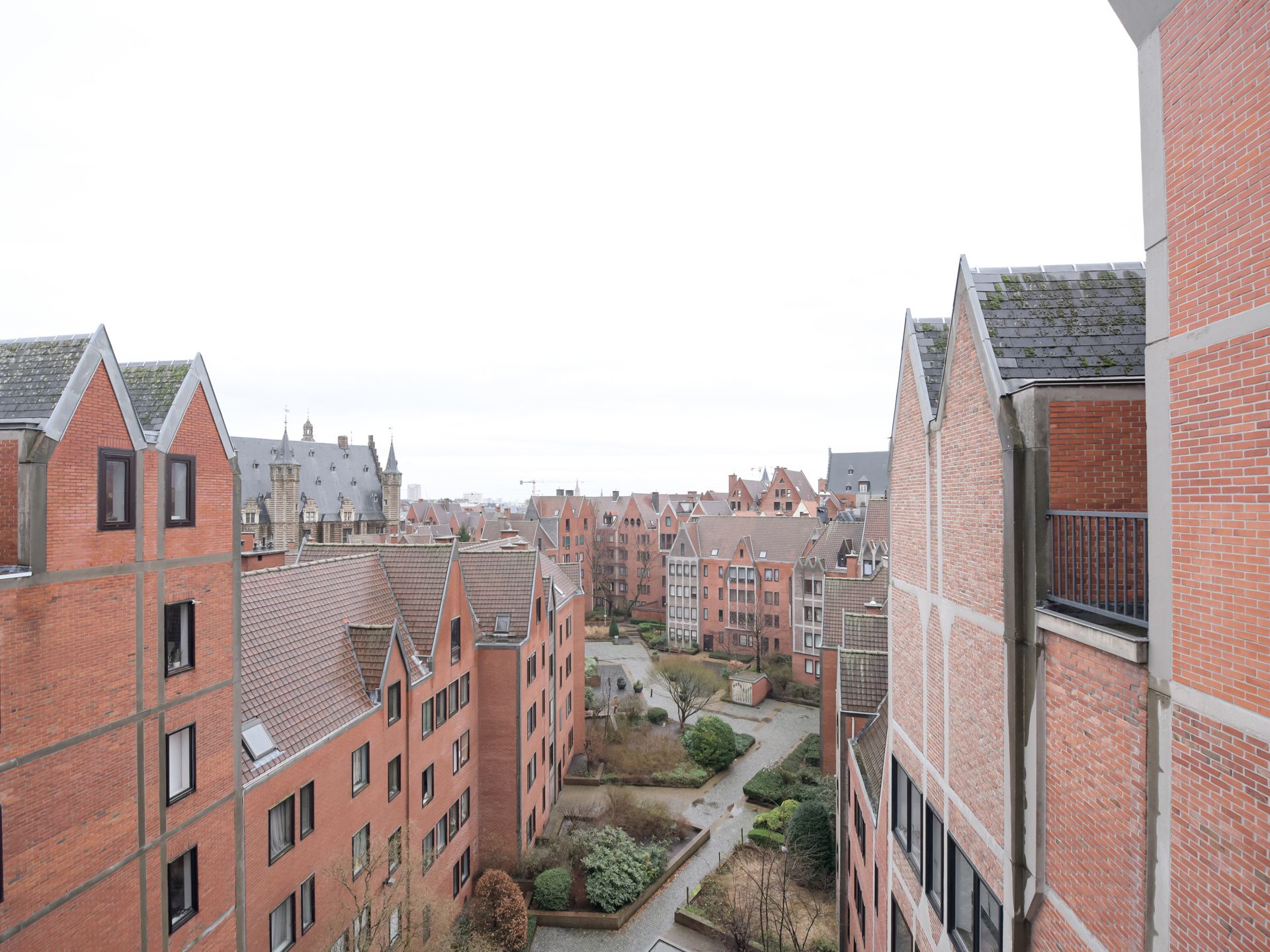 Gemeubelde studio op toplocatie in hartje stad! foto 9