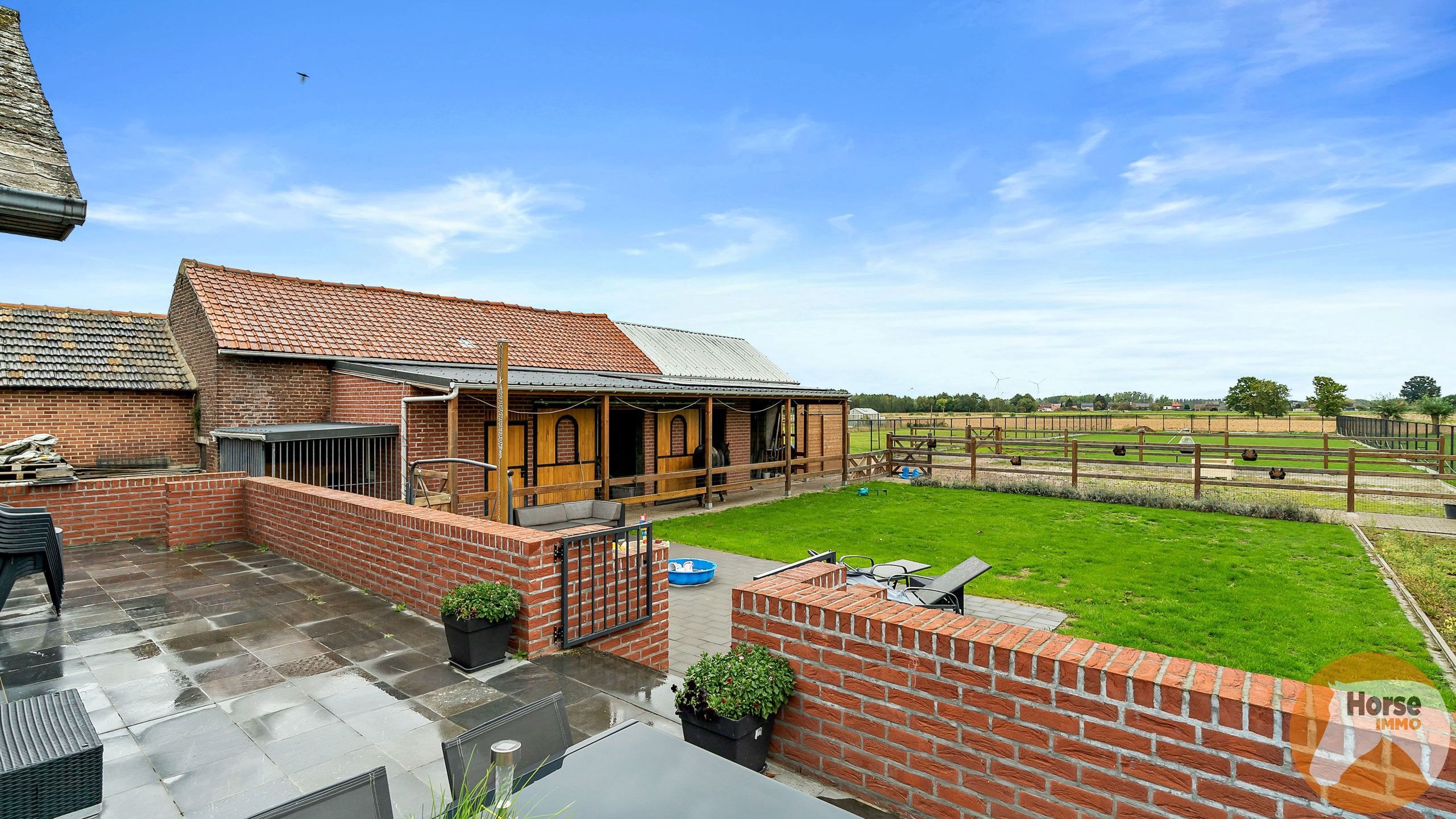 BILZEN-HOESELT - Gerenoveerde woning met paardenstal foto 21