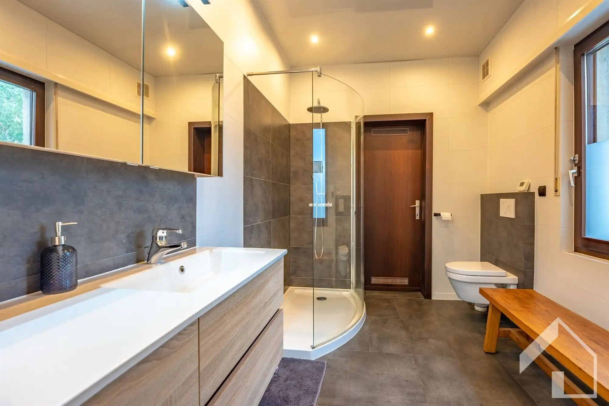 Ruime woning met 3 à 4 slaapkamers foto 13