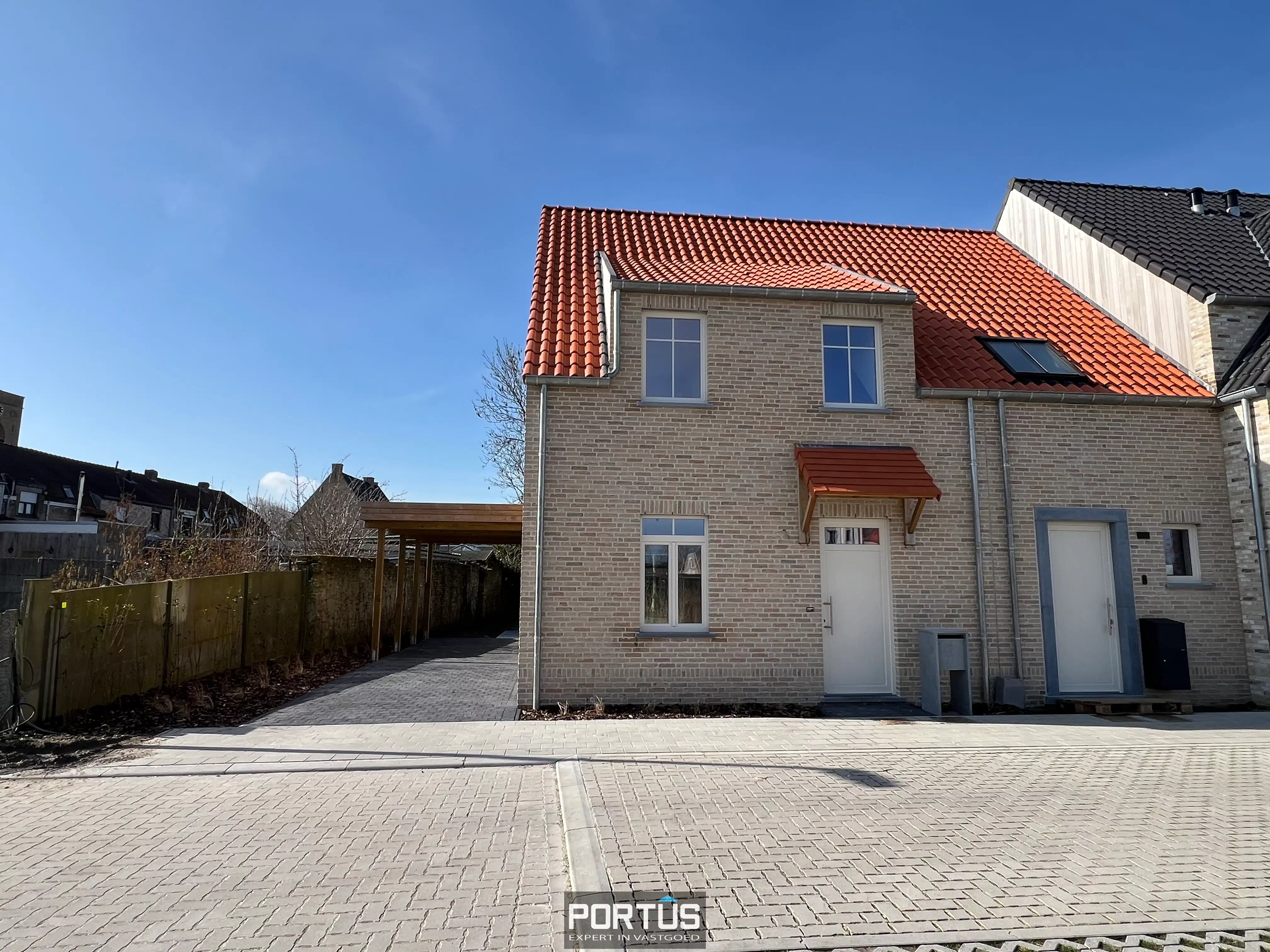 Energiezuinige nieuwbouwwoning met 3 slaapkamers en carport te huur foto 3