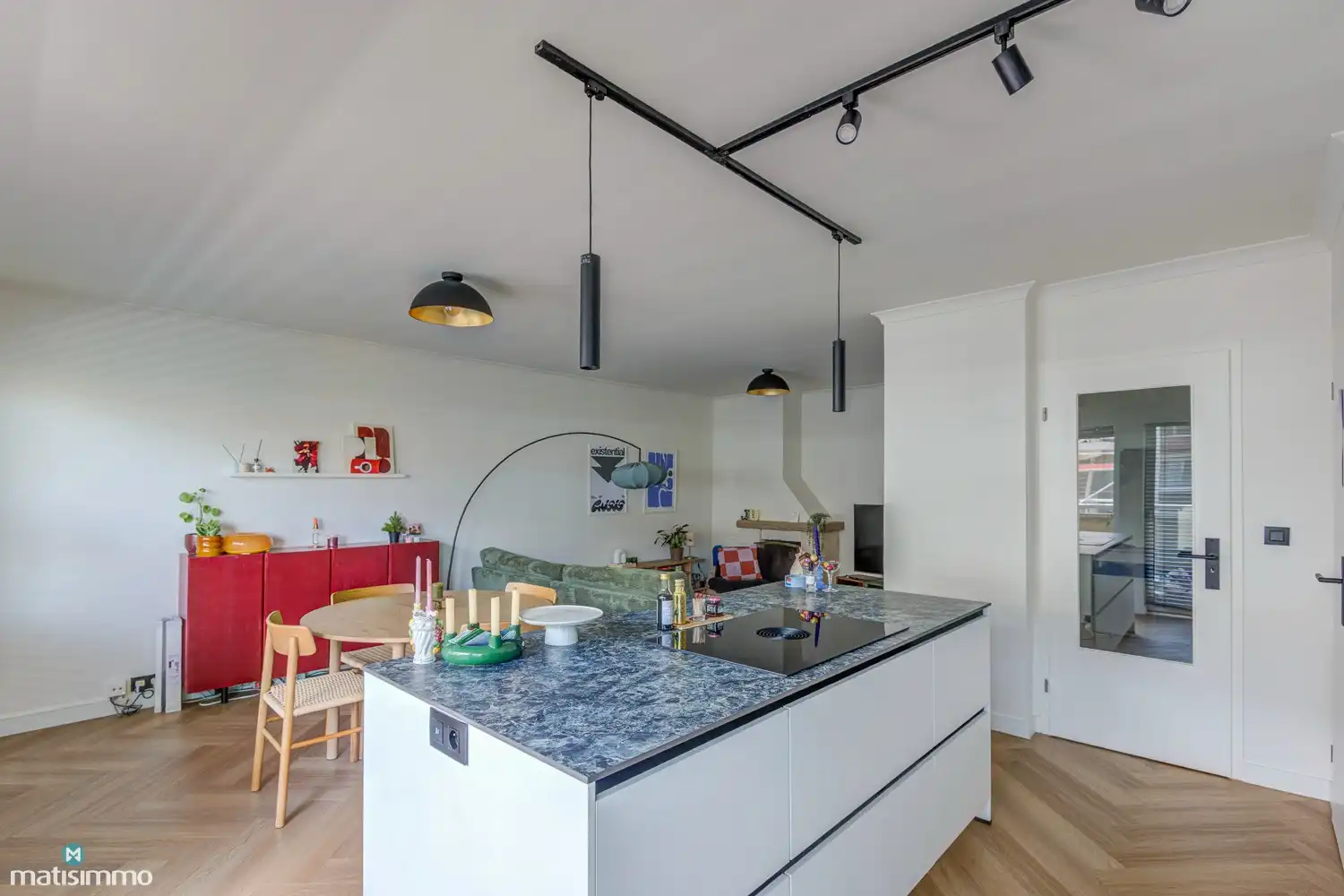 RECENT GERENOVEERD APPARTEMENT MET 2 SLAAPKAMERS, 2 TERRASSEN EN ZICHT OP HET GROEN IN DE KATARINAWIJK (OPTIONEEL: RUIME GARAGEBOX IN DE KELDERVERDIEPING) foto 12