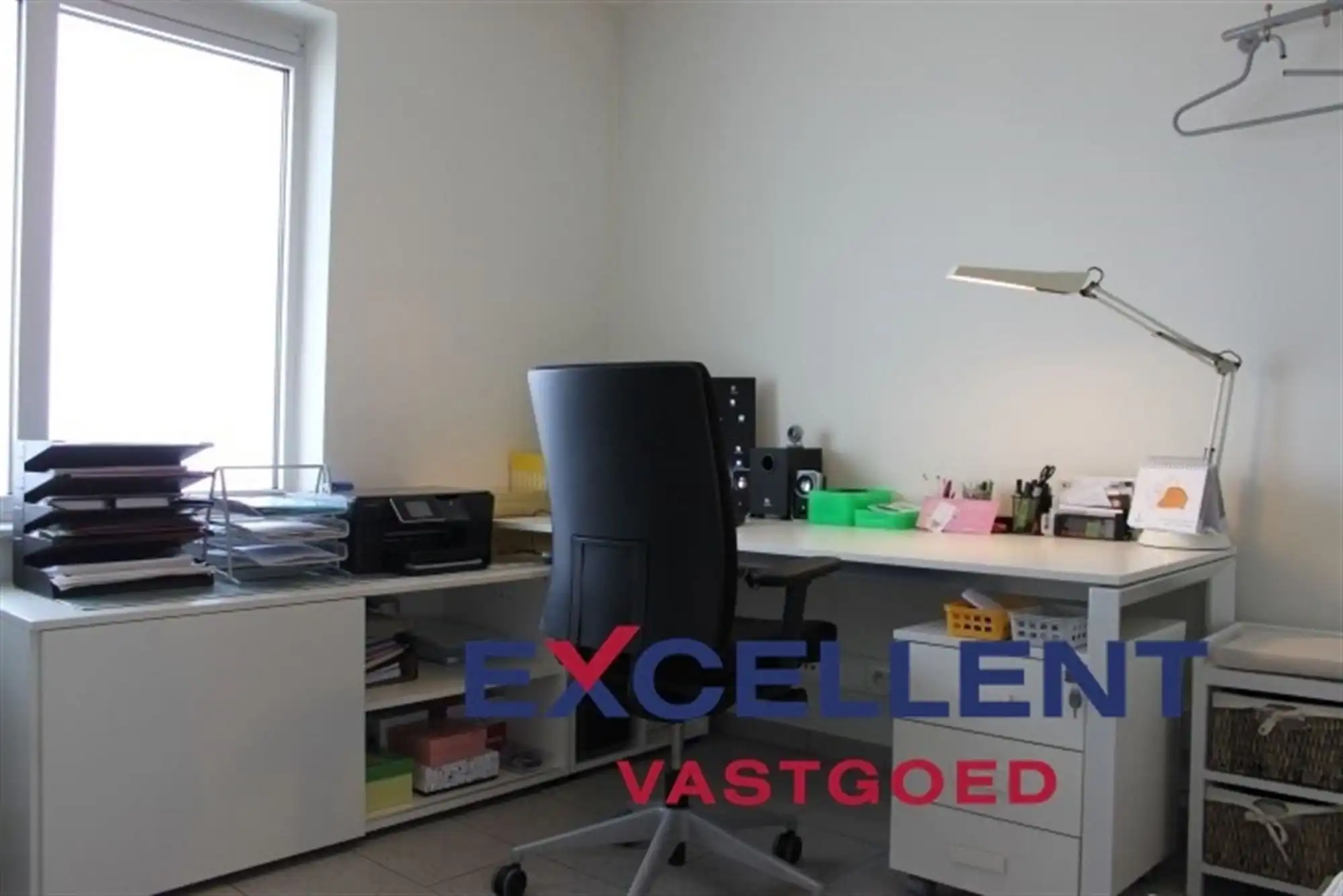 Centraal gelegen bemeubeld appartement te huur in Deinze foto 6